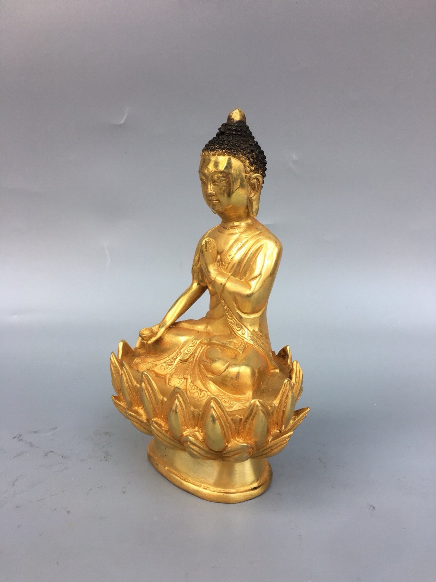 Chinese antique pure copper statue of Shakyamuni Buddha