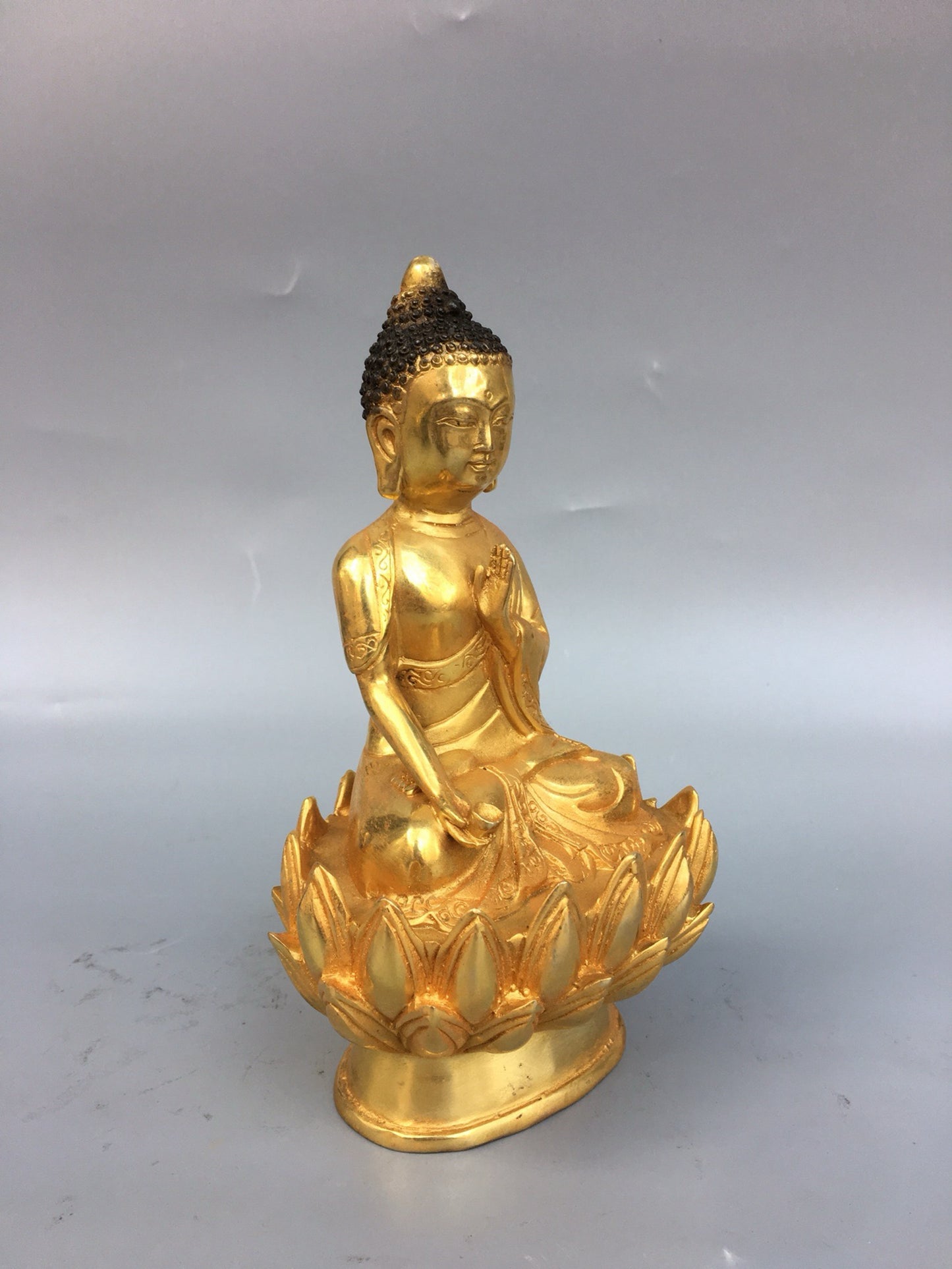 Chinese antique pure copper statue of Shakyamuni Buddha
