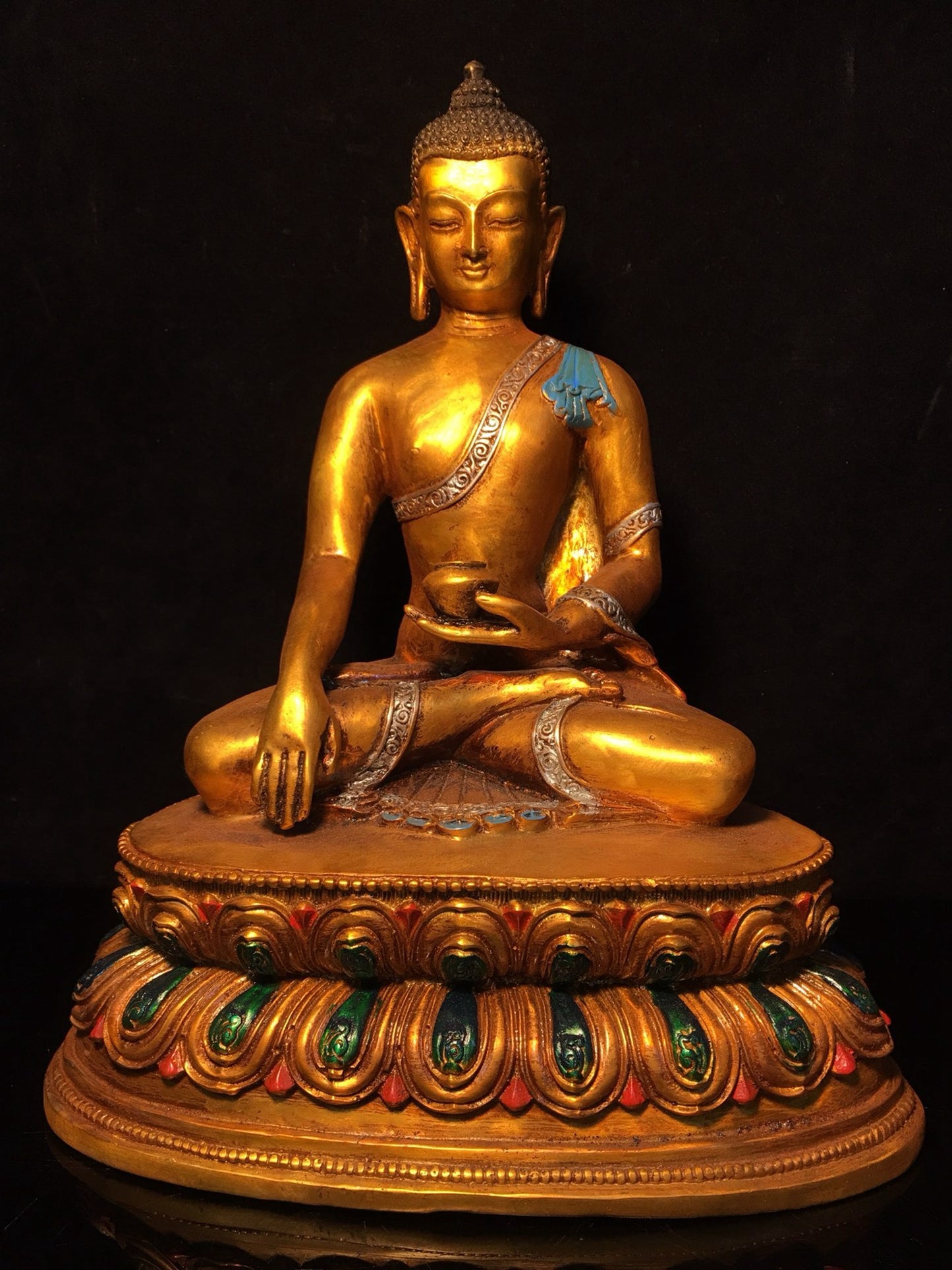 Chinese antique pure copper statue of Shakyamuni Buddha