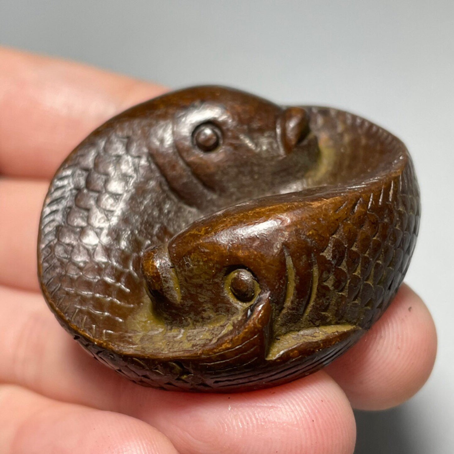 Chinese antique pure copper Pisces paperweight