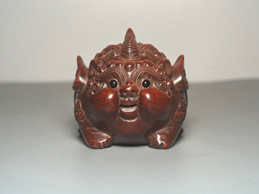 Chinese antique boxwood carving with exquisite craftsmanship to carve flying Pixiu