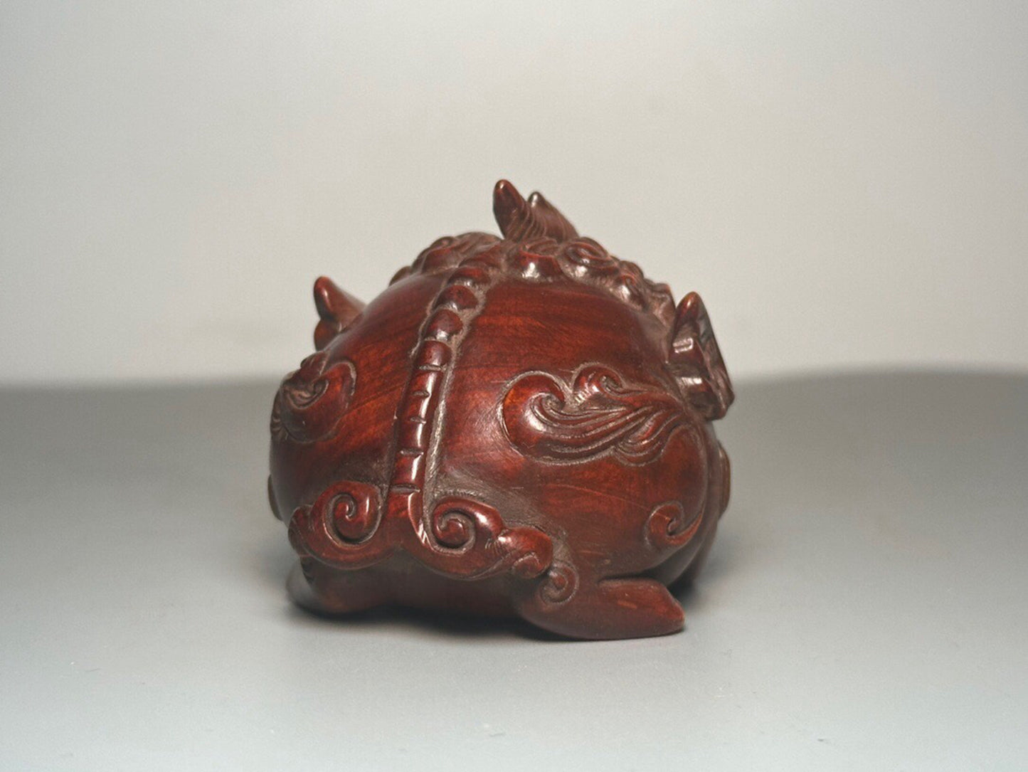 Chinese antique boxwood carving with exquisite craftsmanship to carve flying Pixiu