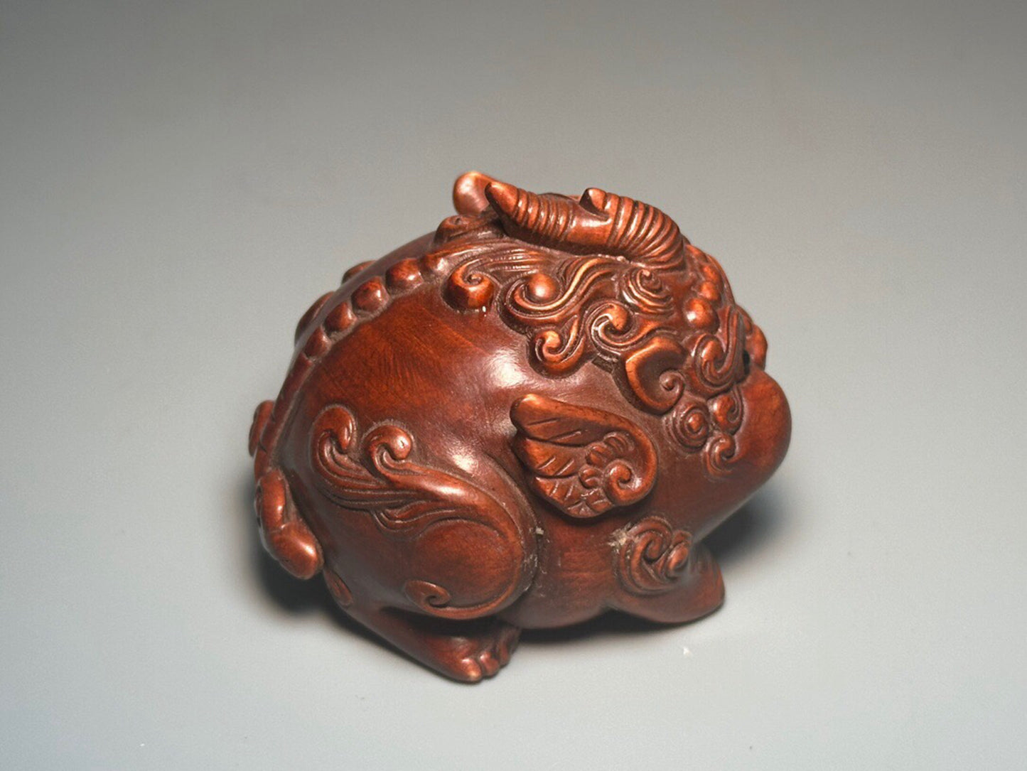 Chinese antique boxwood carving with exquisite craftsmanship to carve flying Pixiu