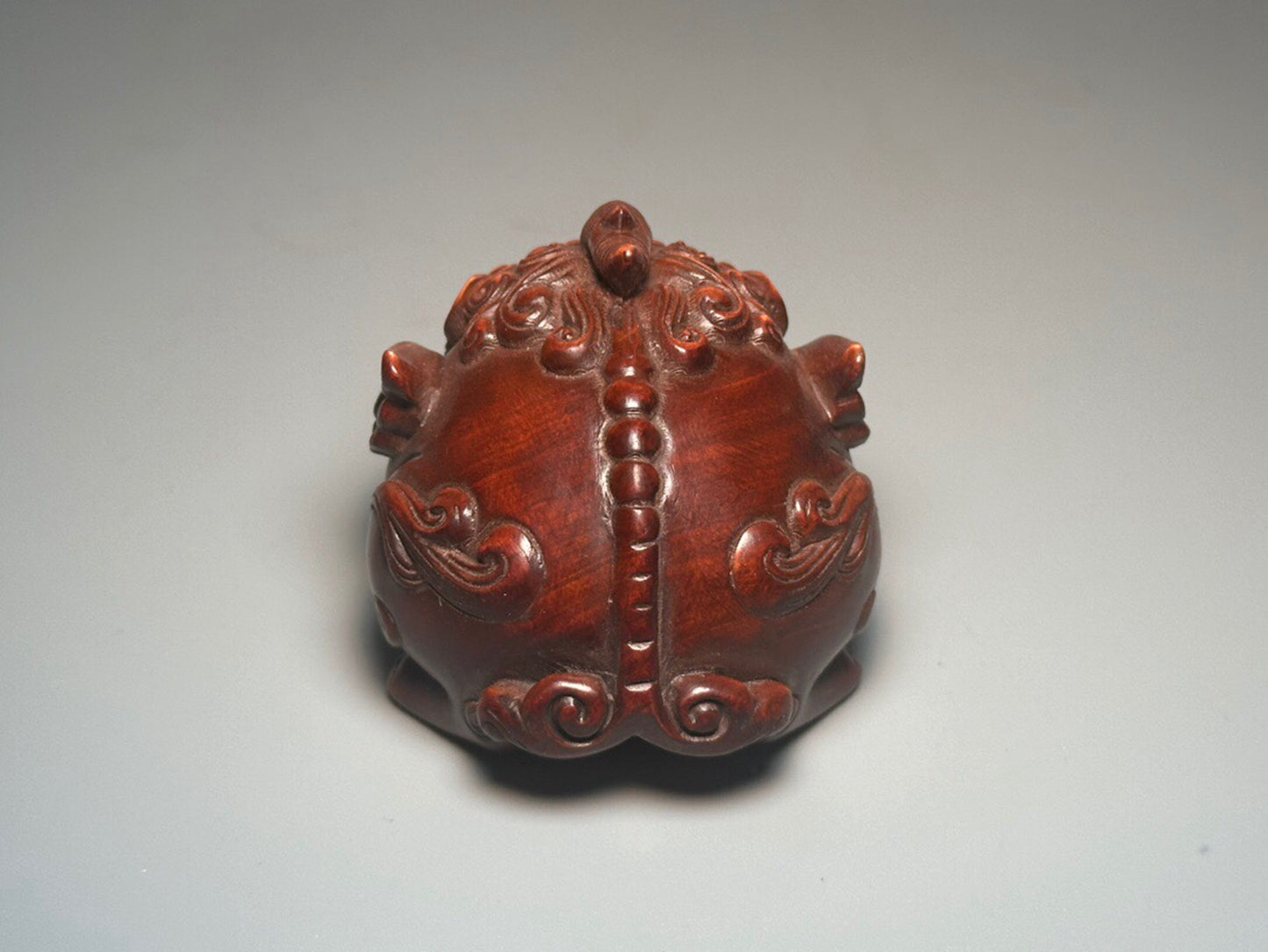 Chinese antique boxwood carving with exquisite craftsmanship to carve flying Pixiu