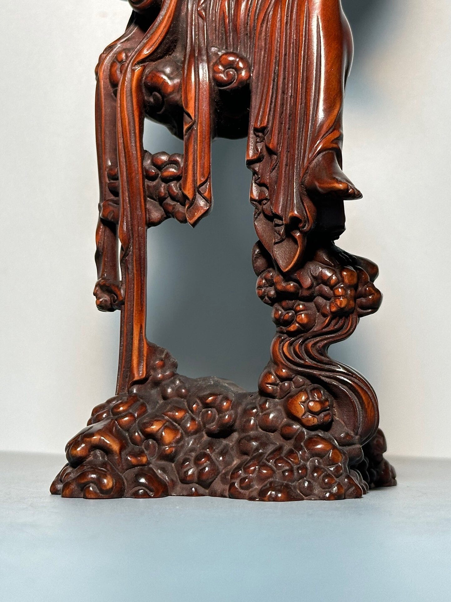 Chinese antique boxwood carving with exquisite craftsmanship, depicting Chang'e flying to the moon