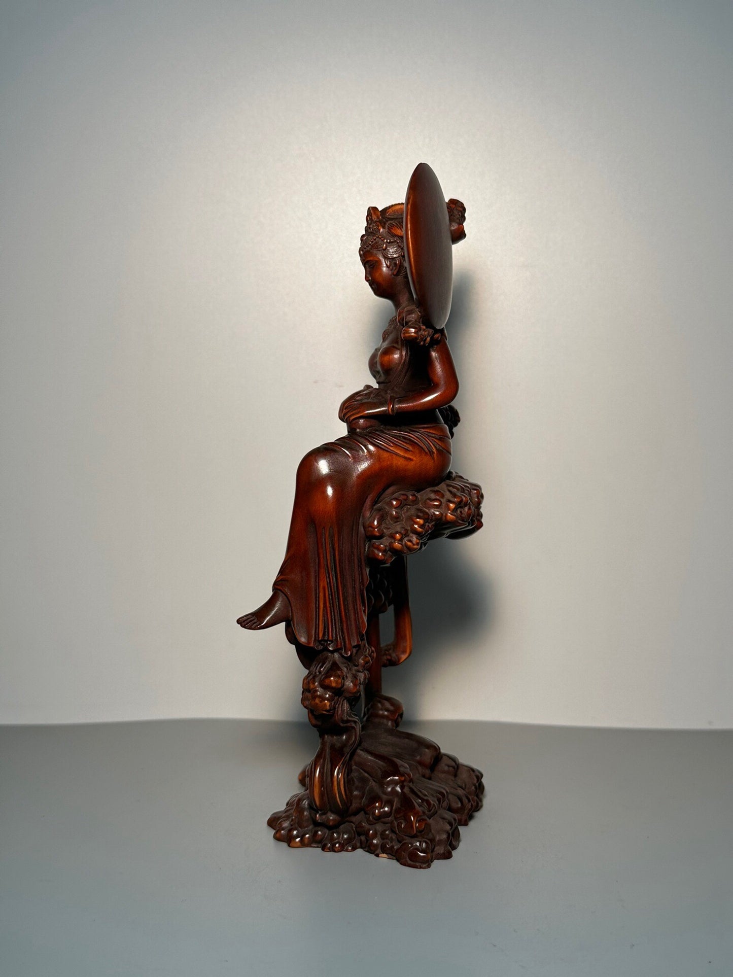 Chinese antique boxwood carving with exquisite craftsmanship, depicting Chang'e flying to the moon