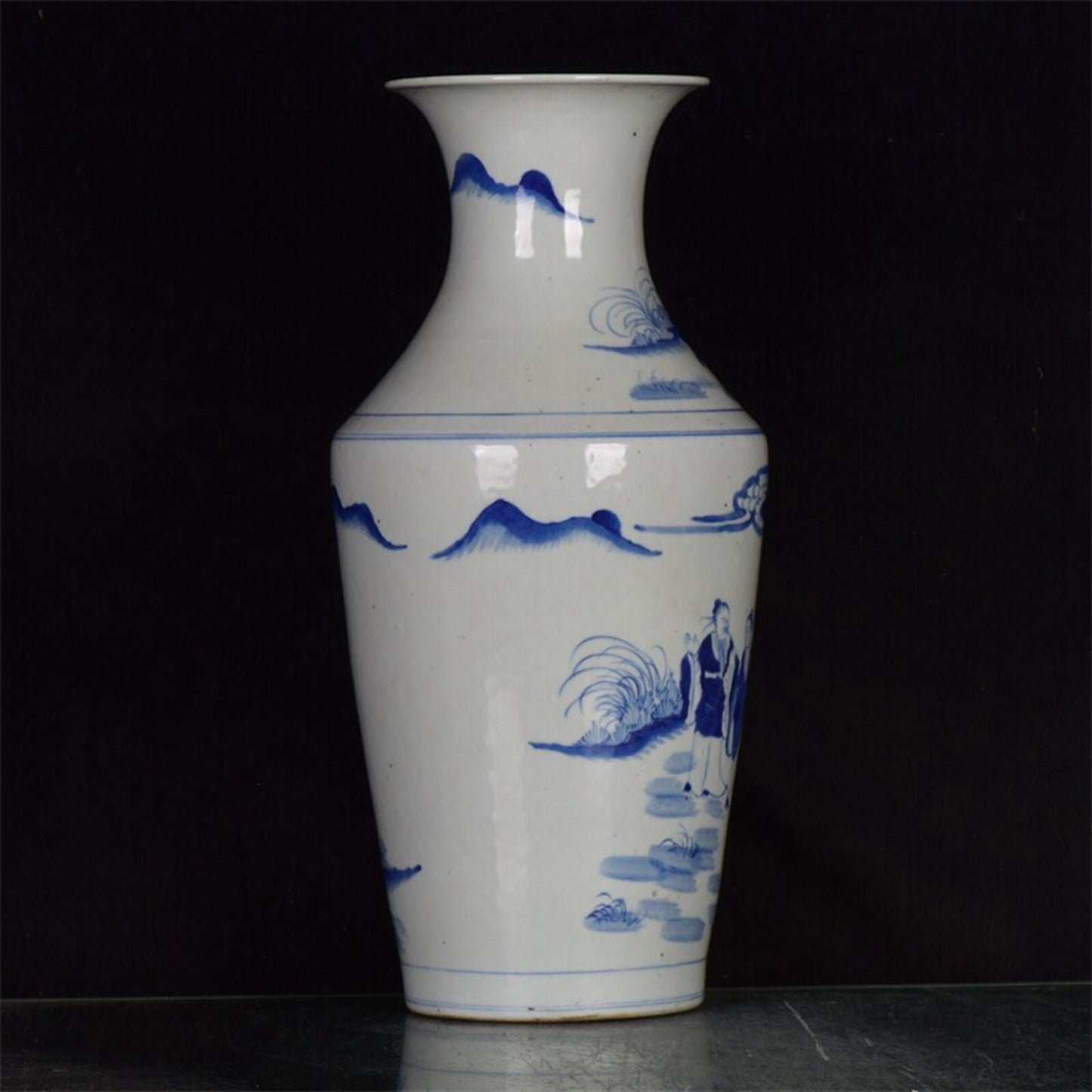 Chinese antique blue and white landscape pattern folding shoulder bottle