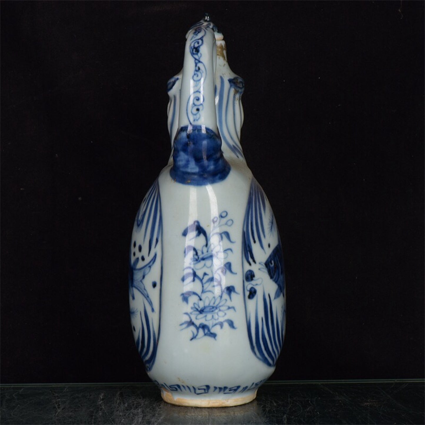 Chinese antique blue and white fish and algae patterned bullhead pot
