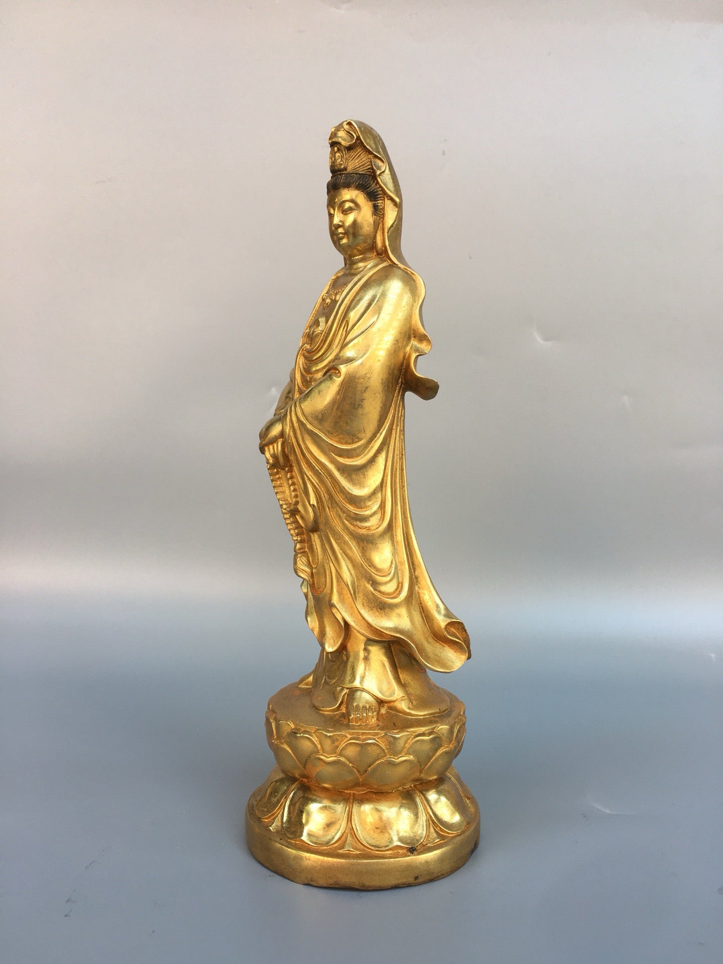 Chinese antique pure copper statue of Guanyin Bodhisattva