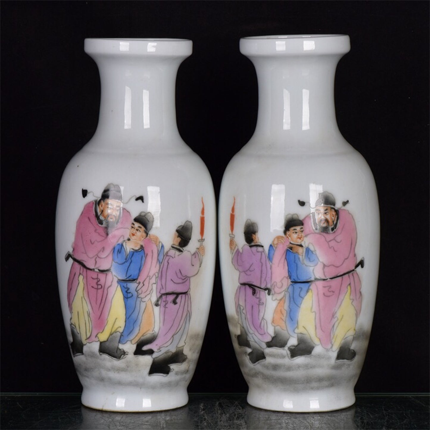 Chinese antique Taibai drunken patterned bottle with a rim