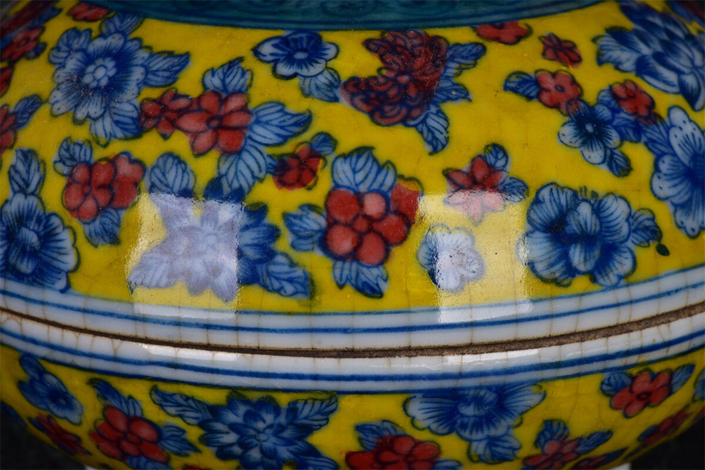 Chinese antique yellow glazed dragon pattern open lid box, powder box, ink box