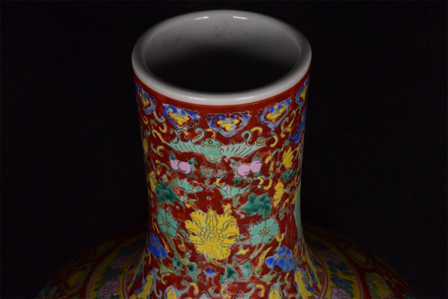 Chinese antique red glazed powder colored window opening flower and bird patterned sky ball bottle