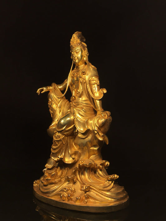 Chinese antique bronze gilded statue of Avalokitesvara Bodhisattva in freedom