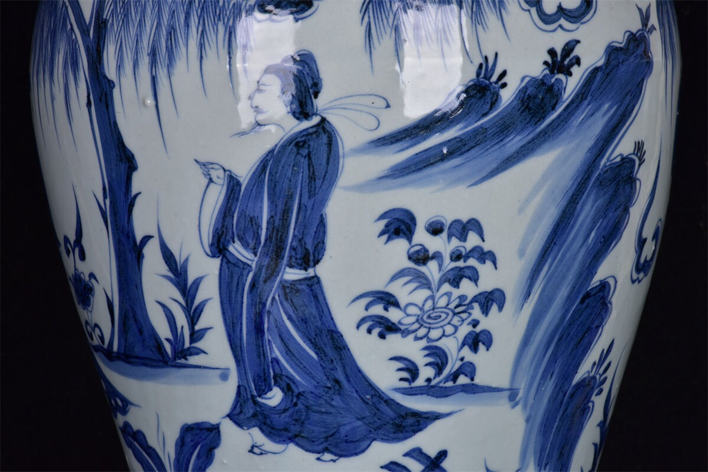 Chinese antique blue and white figure story patterned plum vase