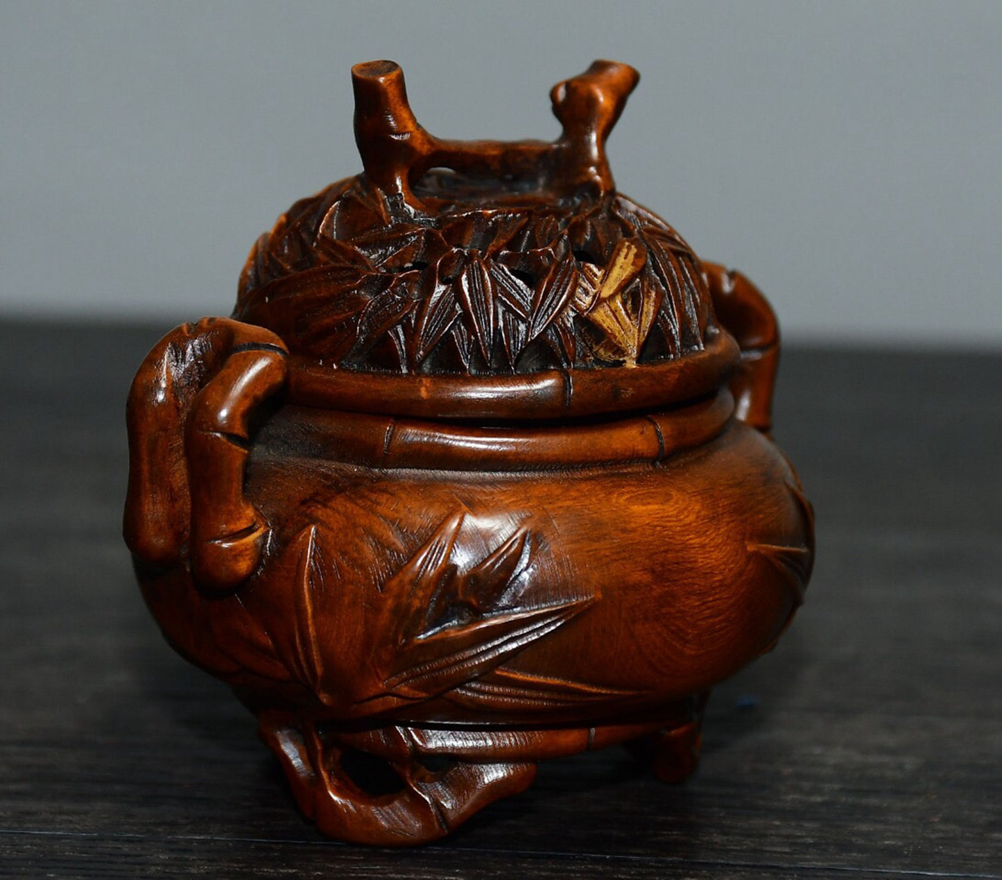 Chinese antique boxwood and bamboo leaf incense burner ornaments