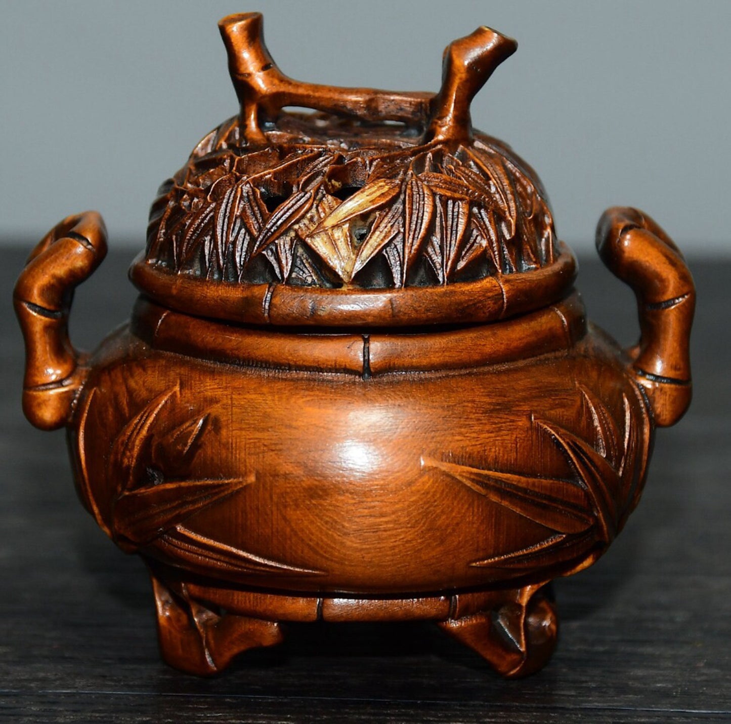 Chinese antique boxwood and bamboo leaf incense burner ornaments