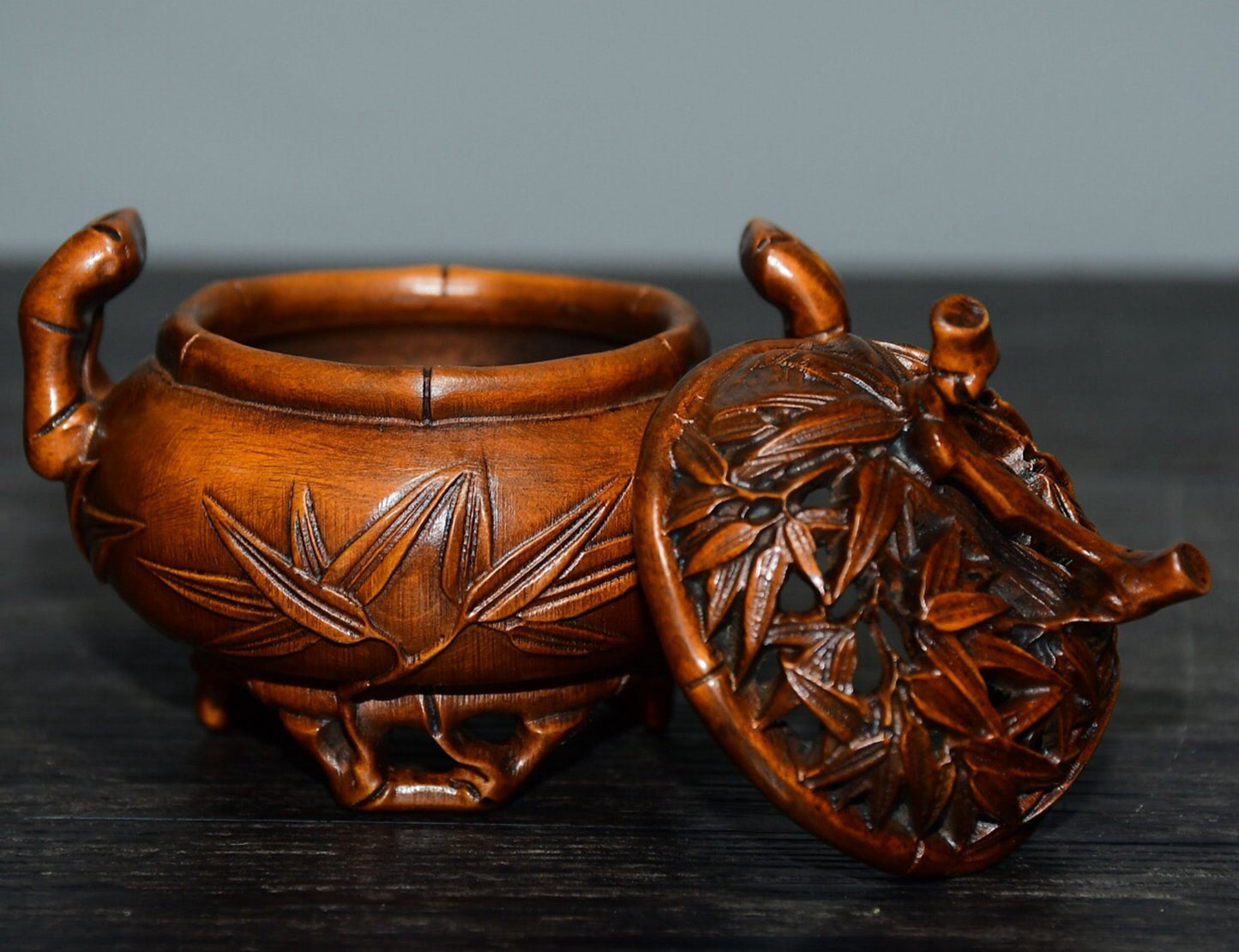 Chinese antique boxwood and bamboo leaf incense burner ornaments