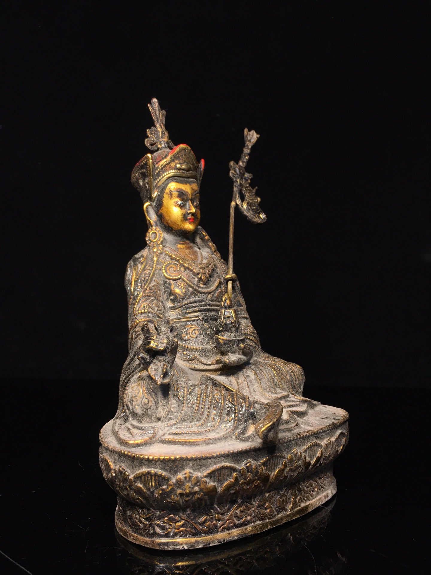 Master of Chinese Antique Face Painting and Imitation of Old Lotus Peanuts