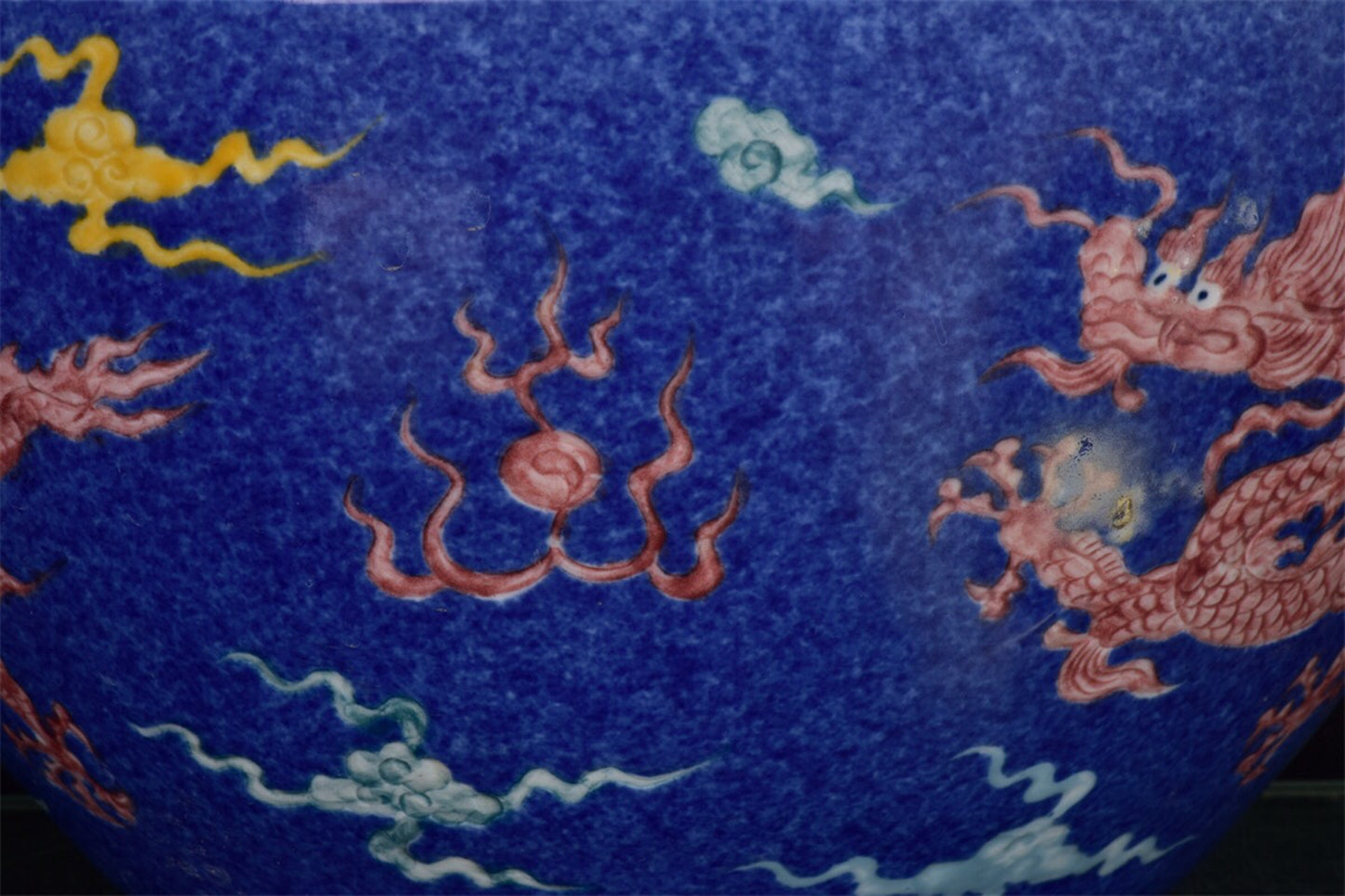 Chinese antique snowflake blue dragon patterned bowl