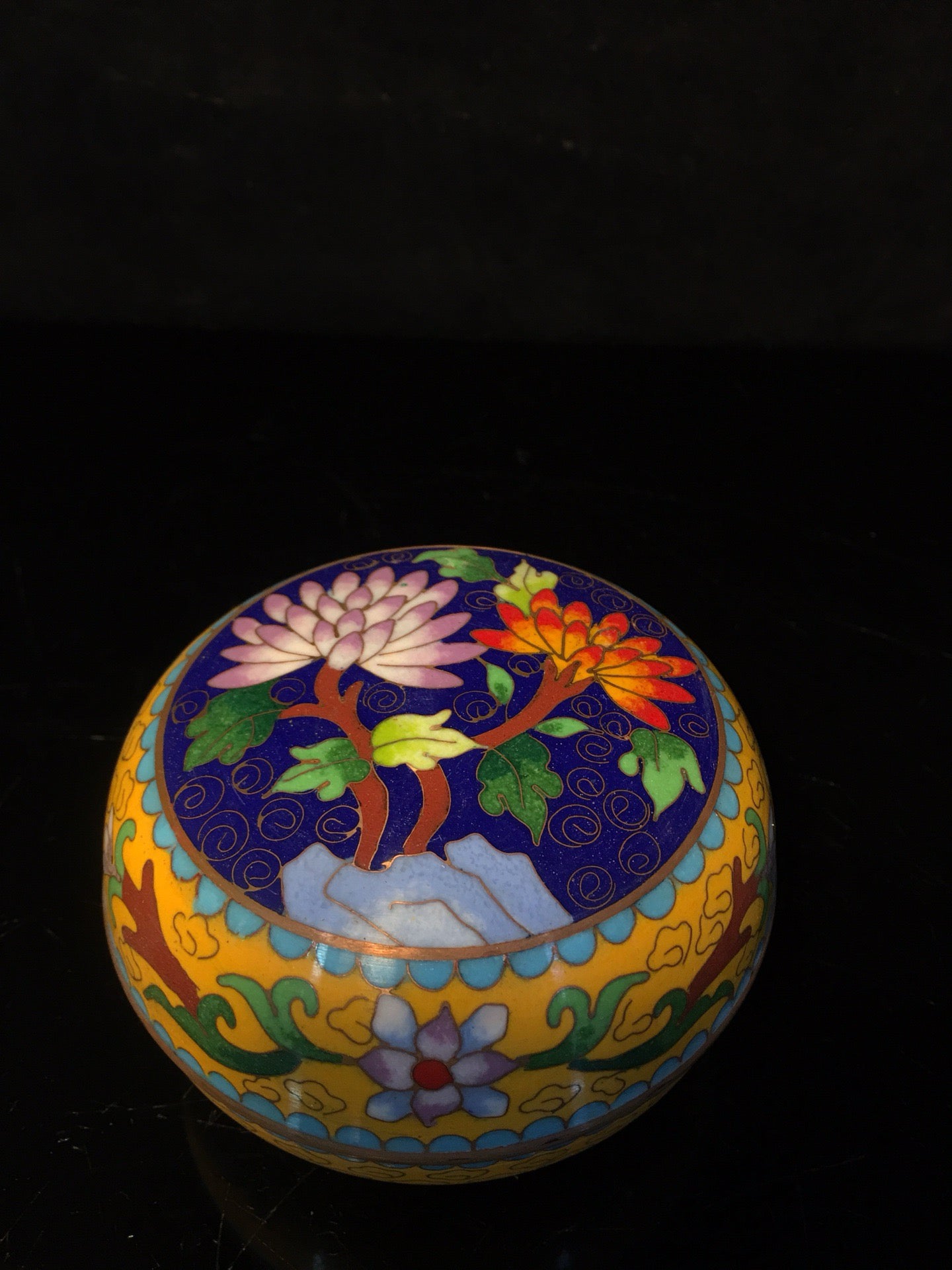 Chinese Antique Pure Copper Cloisonne Twisted Enamel Powder Box