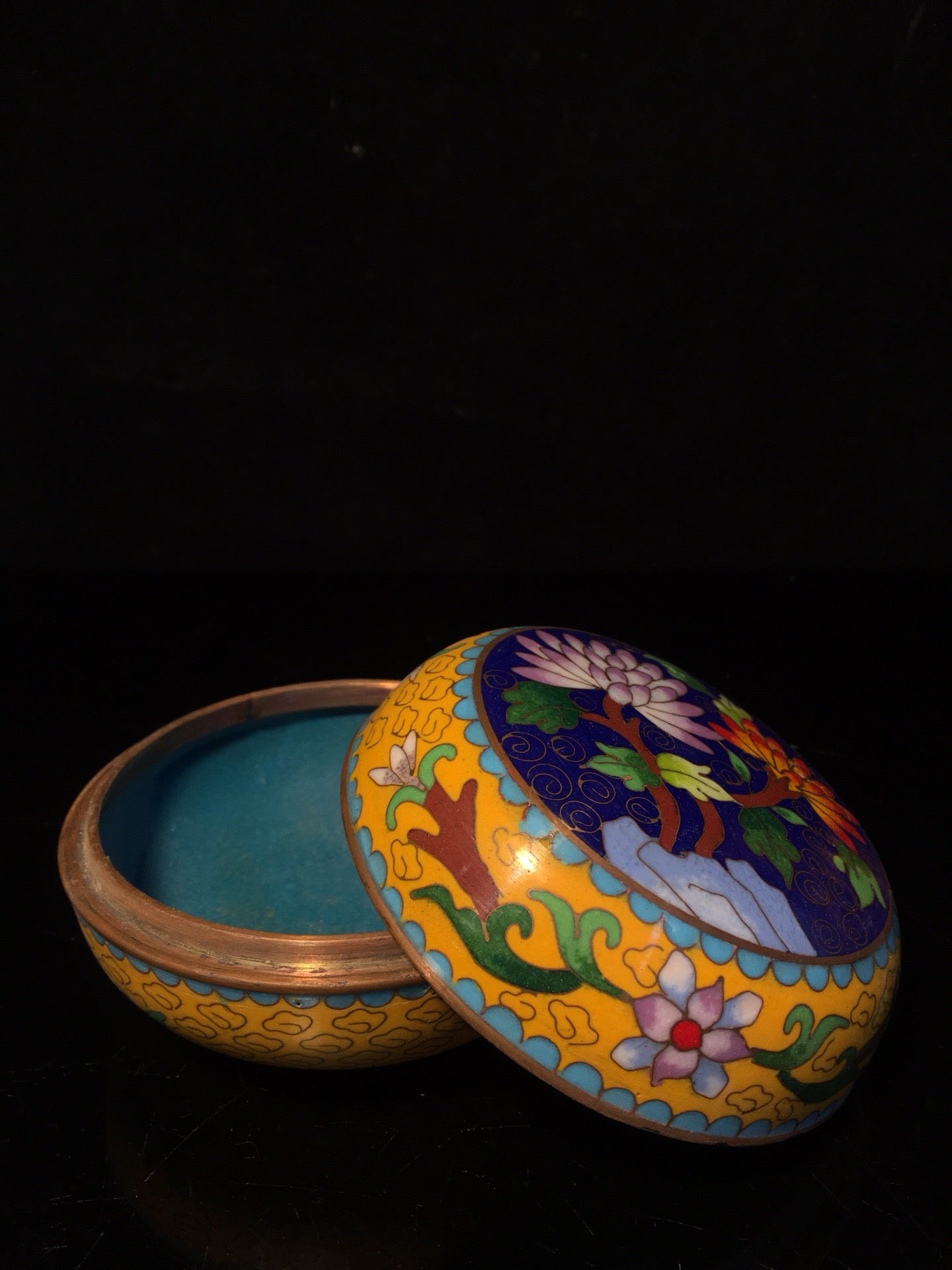 Chinese Antique Pure Copper Cloisonne Twisted Enamel Powder Box