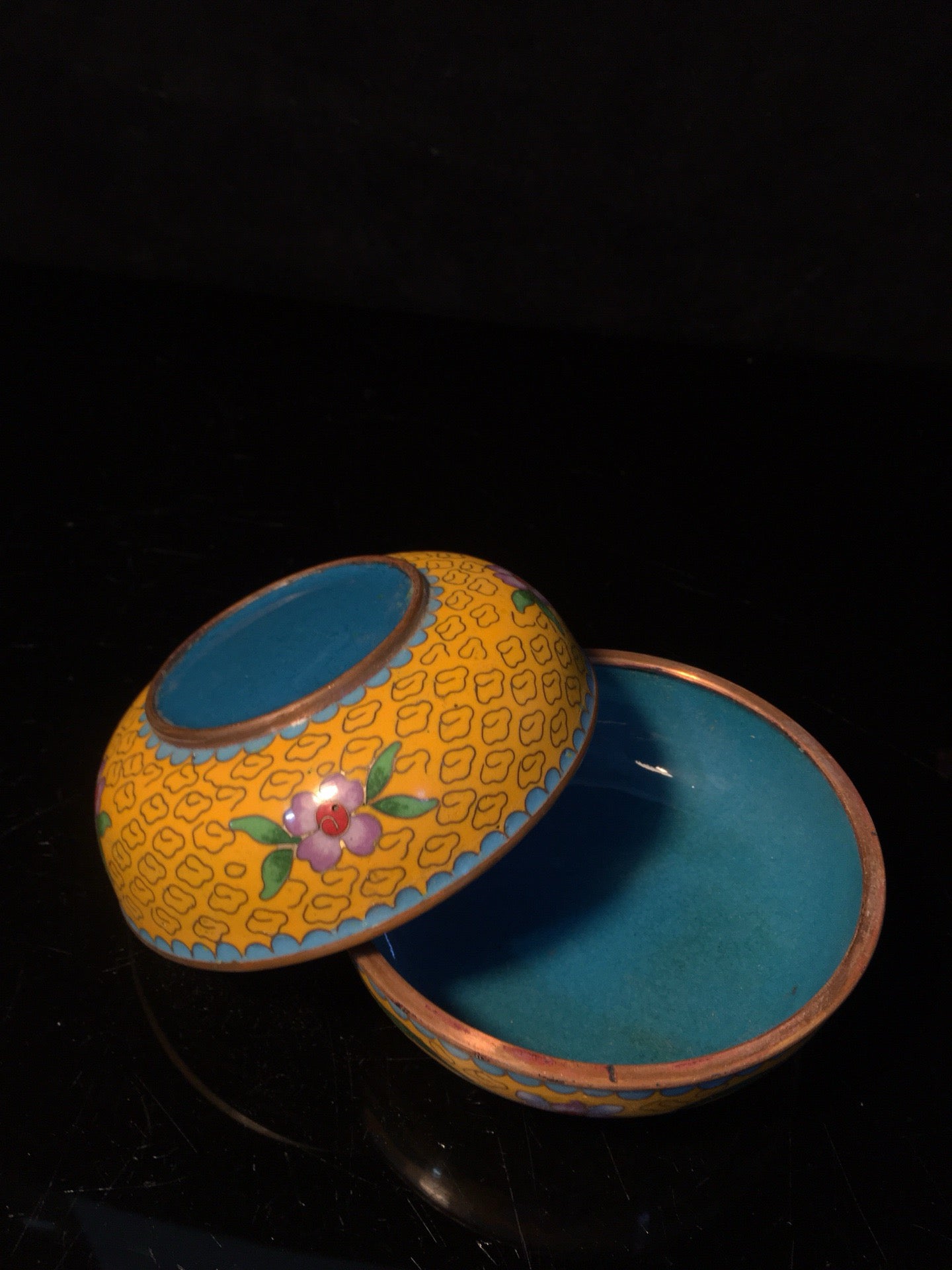 Chinese Antique Pure Copper Cloisonne Twisted Enamel Powder Box
