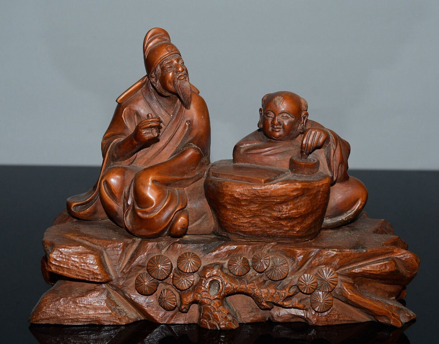 Chinese antique boxwood tea sage ornaments