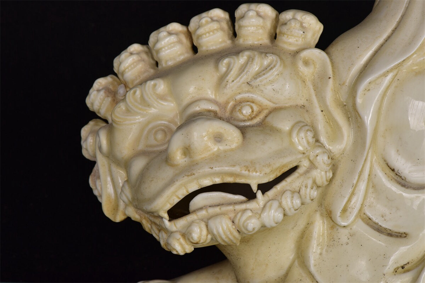 Chinese antique white porcelain Taiyi human sculpture