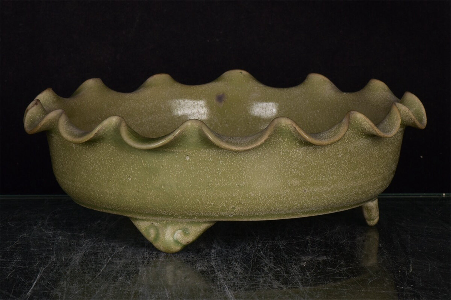 Chinese antique Ru porcelain relief flower mouth three foot wash
