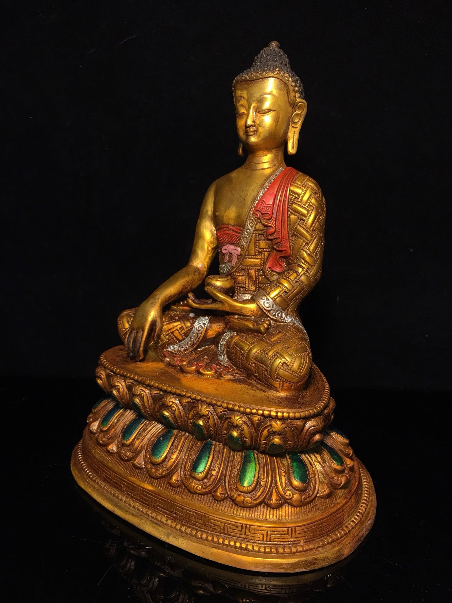 Chinese antique pure copper statue of Shakyamuni Buddha