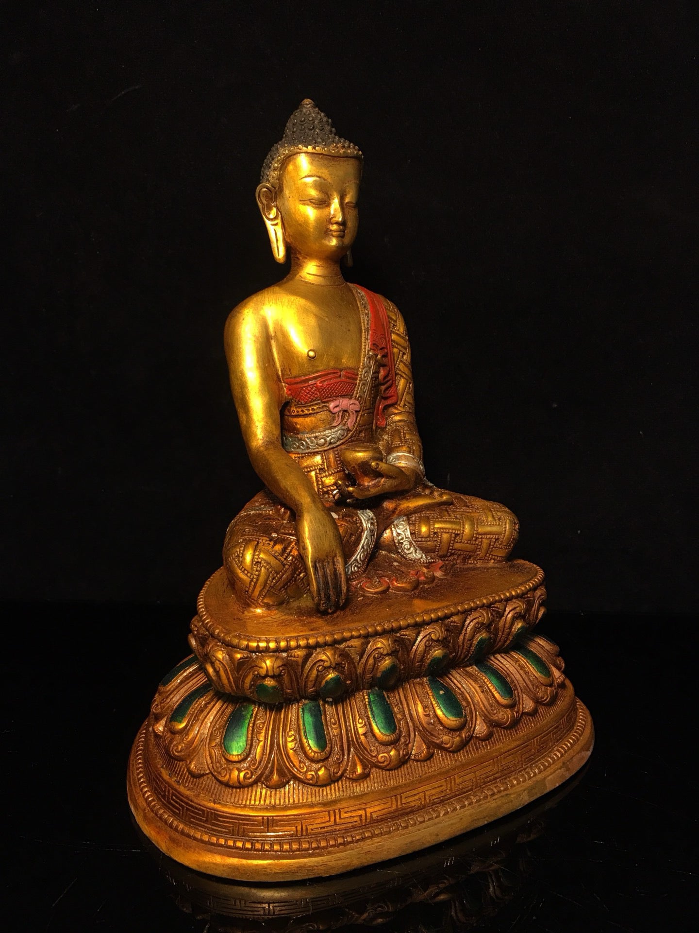 Chinese antique pure copper statue of Shakyamuni Buddha