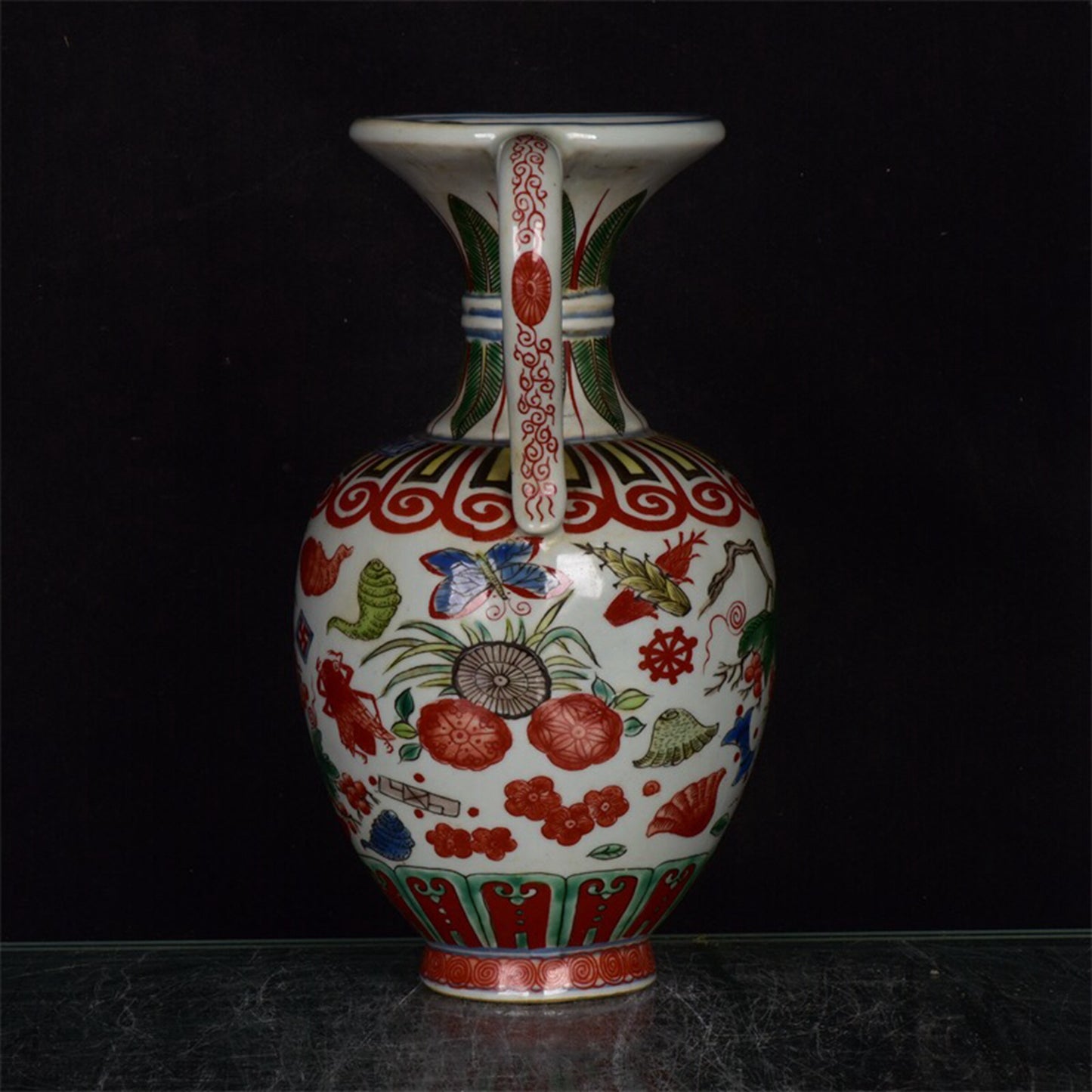 Chinese antique red and green colored phoenix head teapot