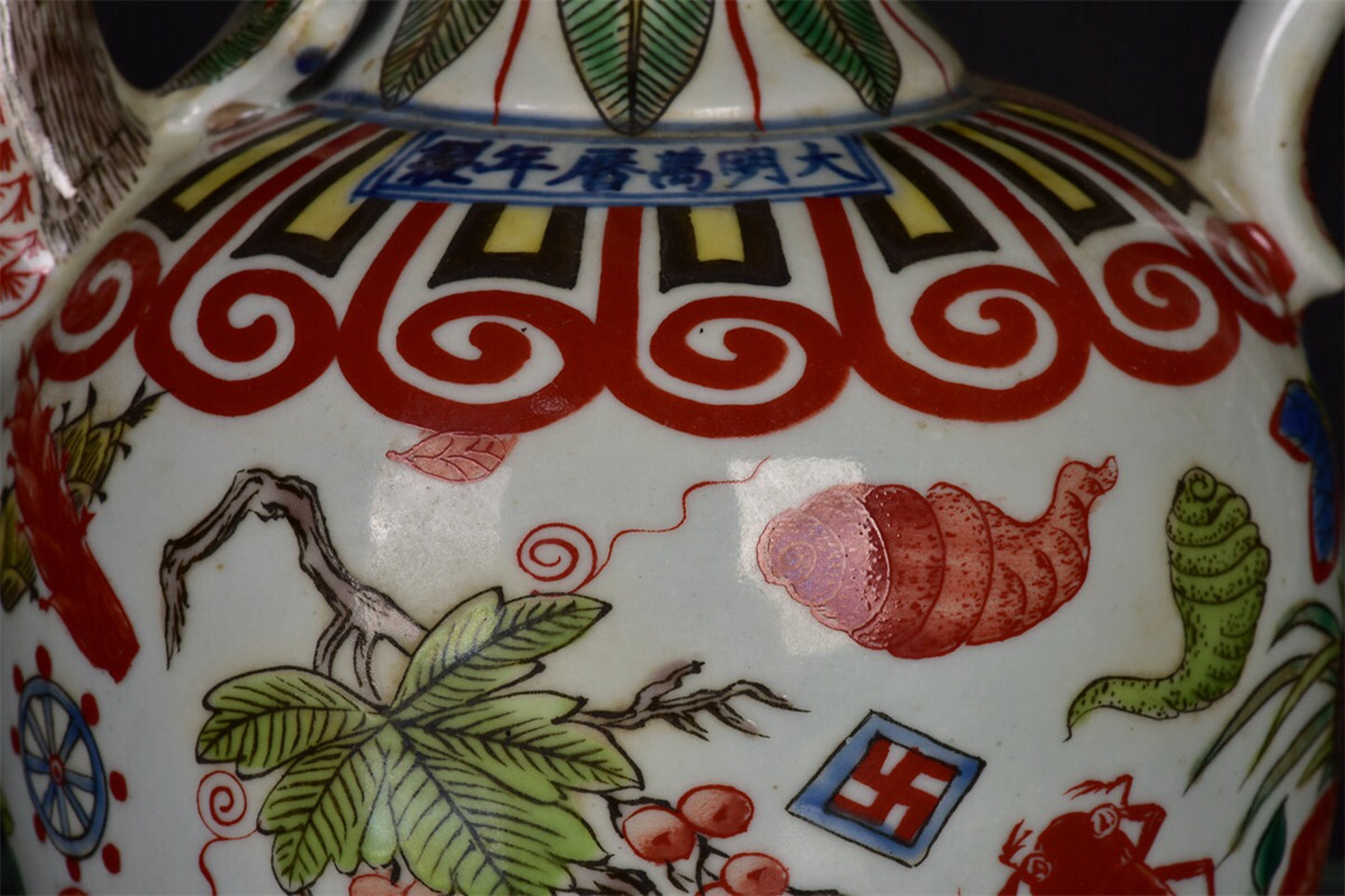 Chinese antique red and green colored phoenix head teapot