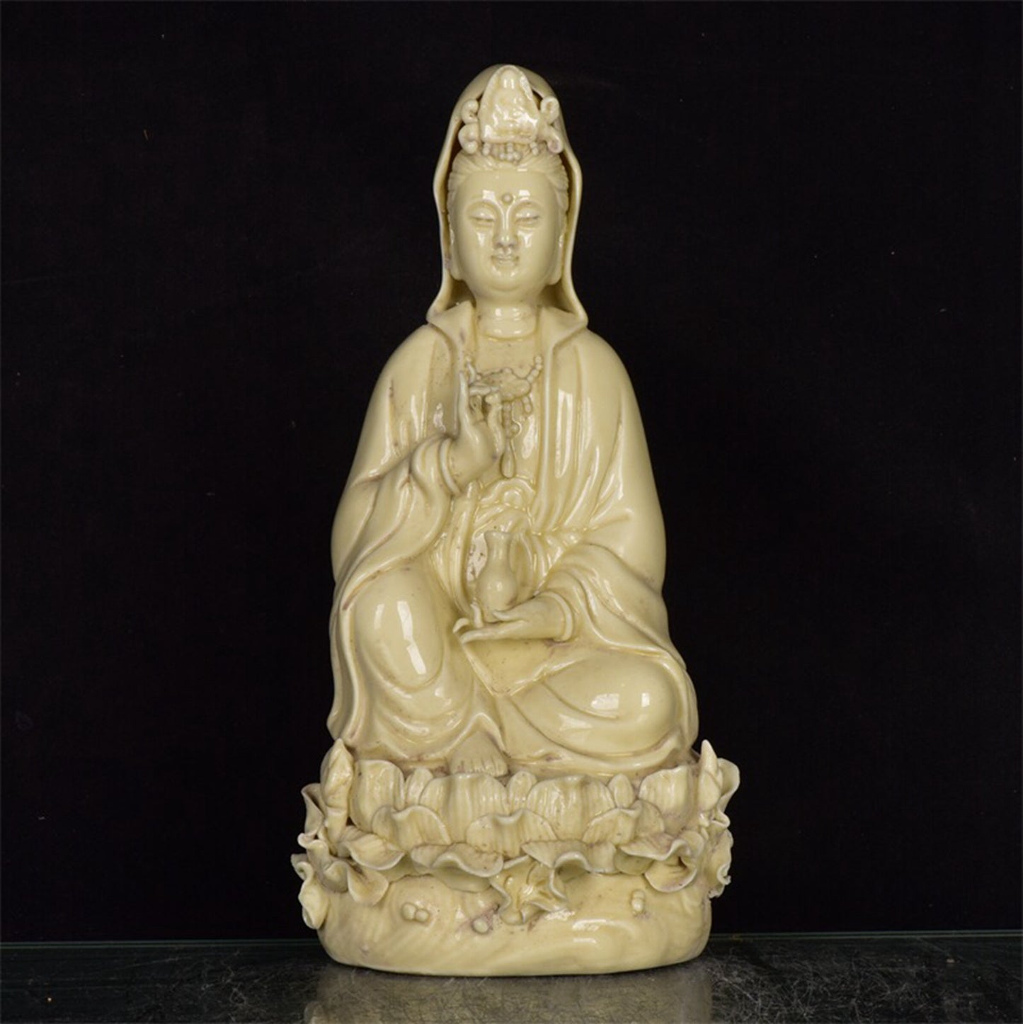 Chinese antique white porcelain sitting lotus Guanyin