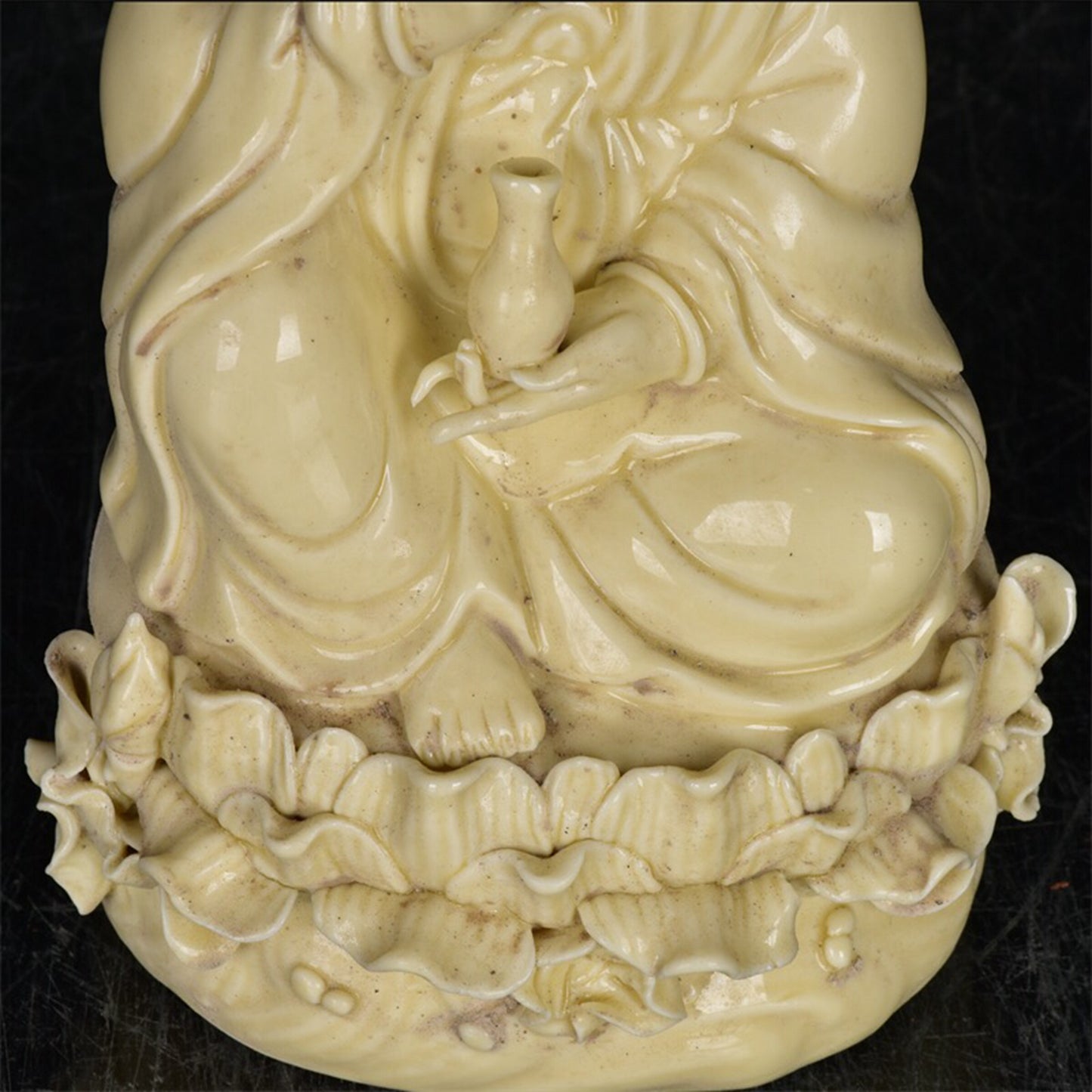 Chinese antique white porcelain sitting lotus Guanyin