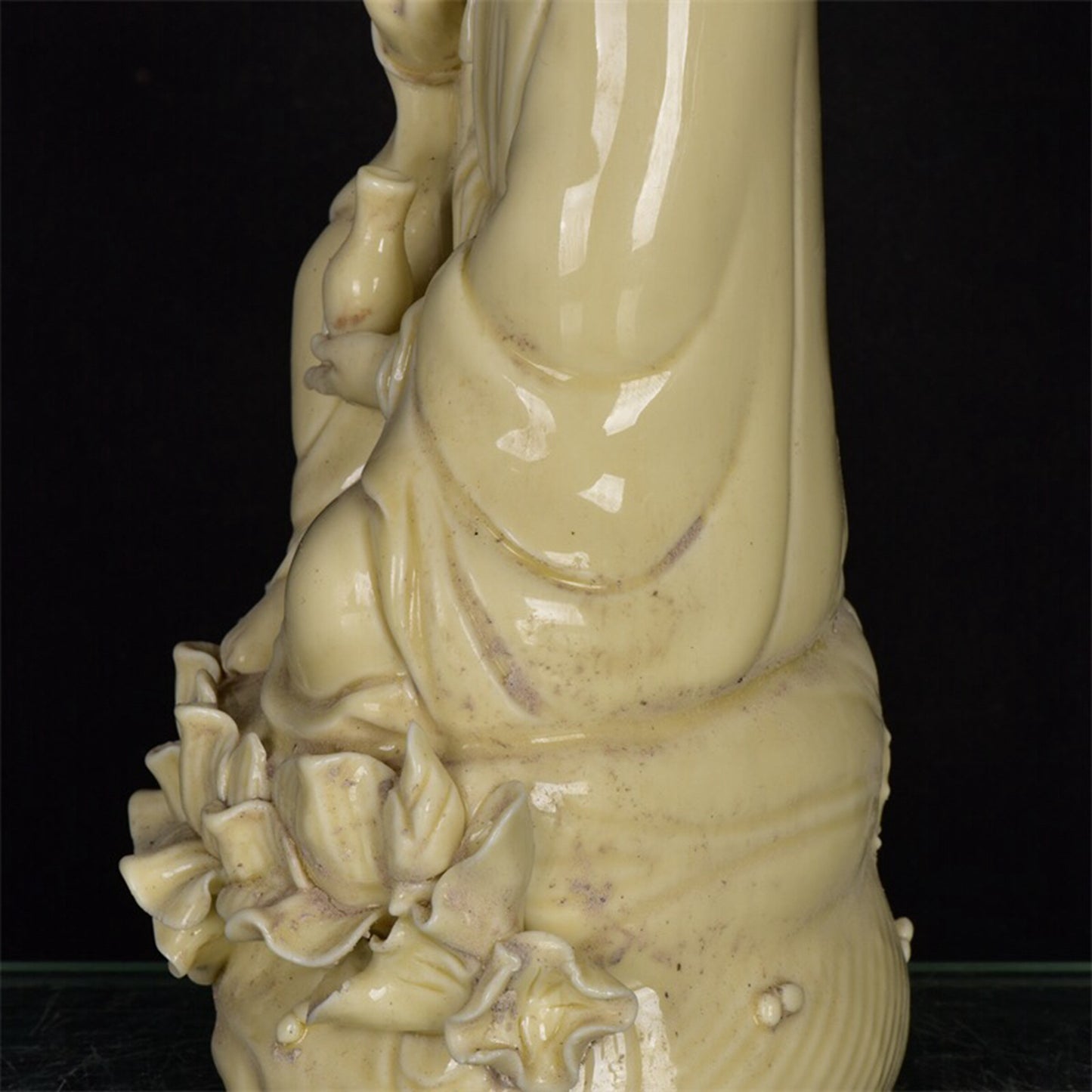 Chinese antique white porcelain sitting lotus Guanyin