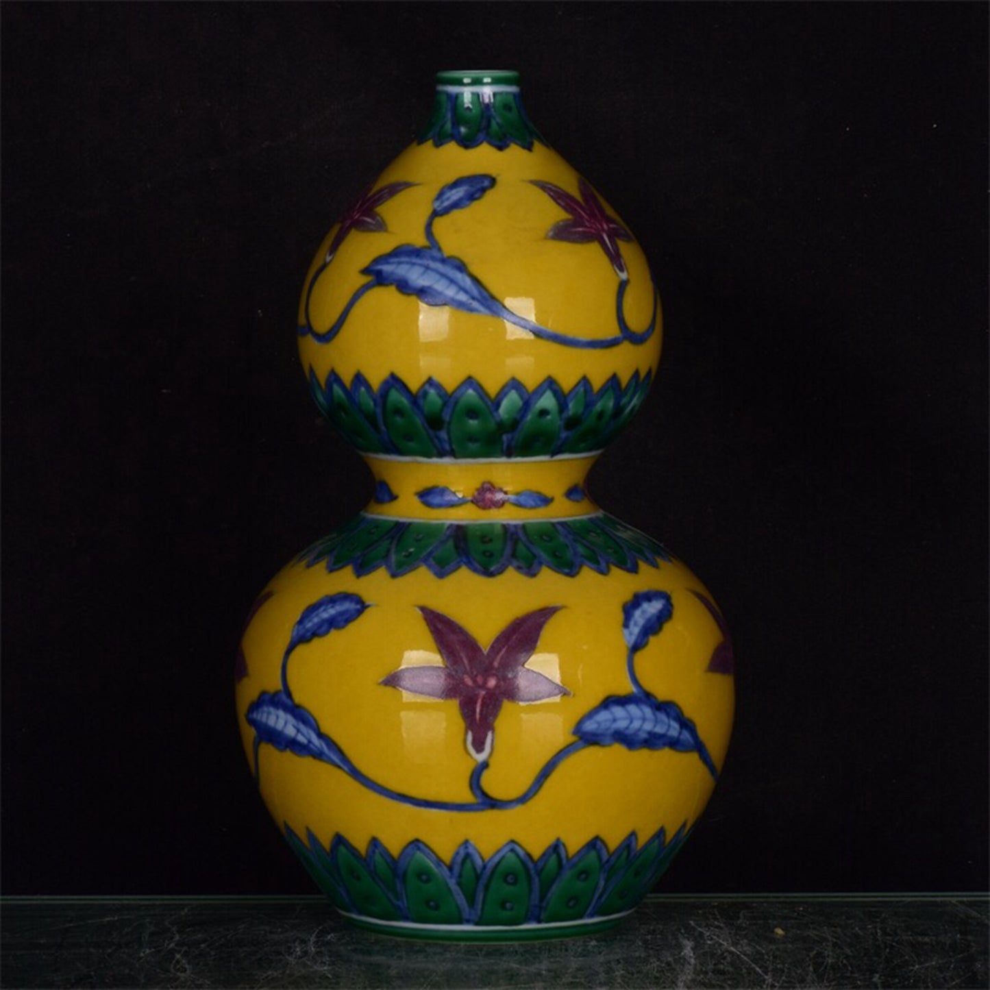 Chinese antique yellow glazed doucai morning glory flower patterned gourd bottle