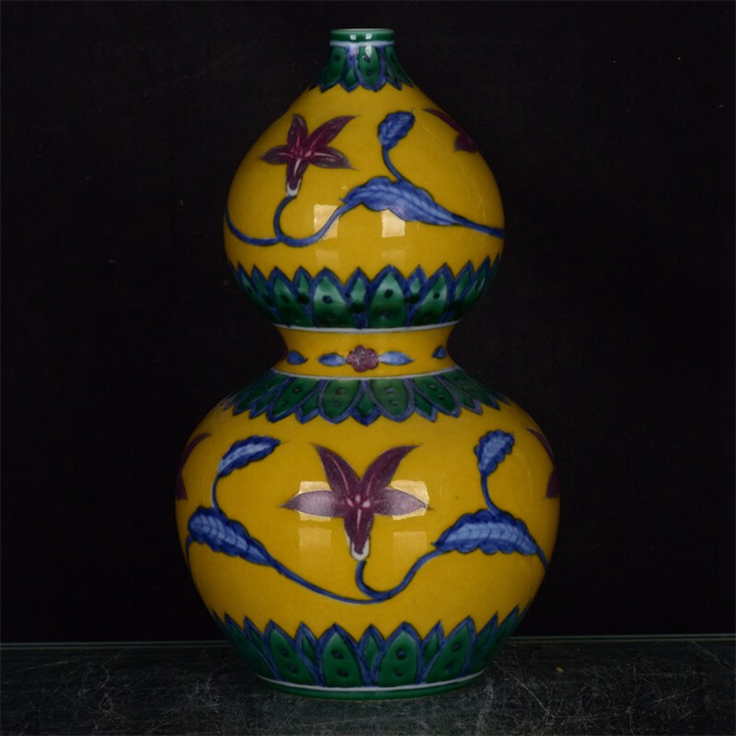 Chinese antique yellow glazed doucai morning glory flower patterned gourd bottle