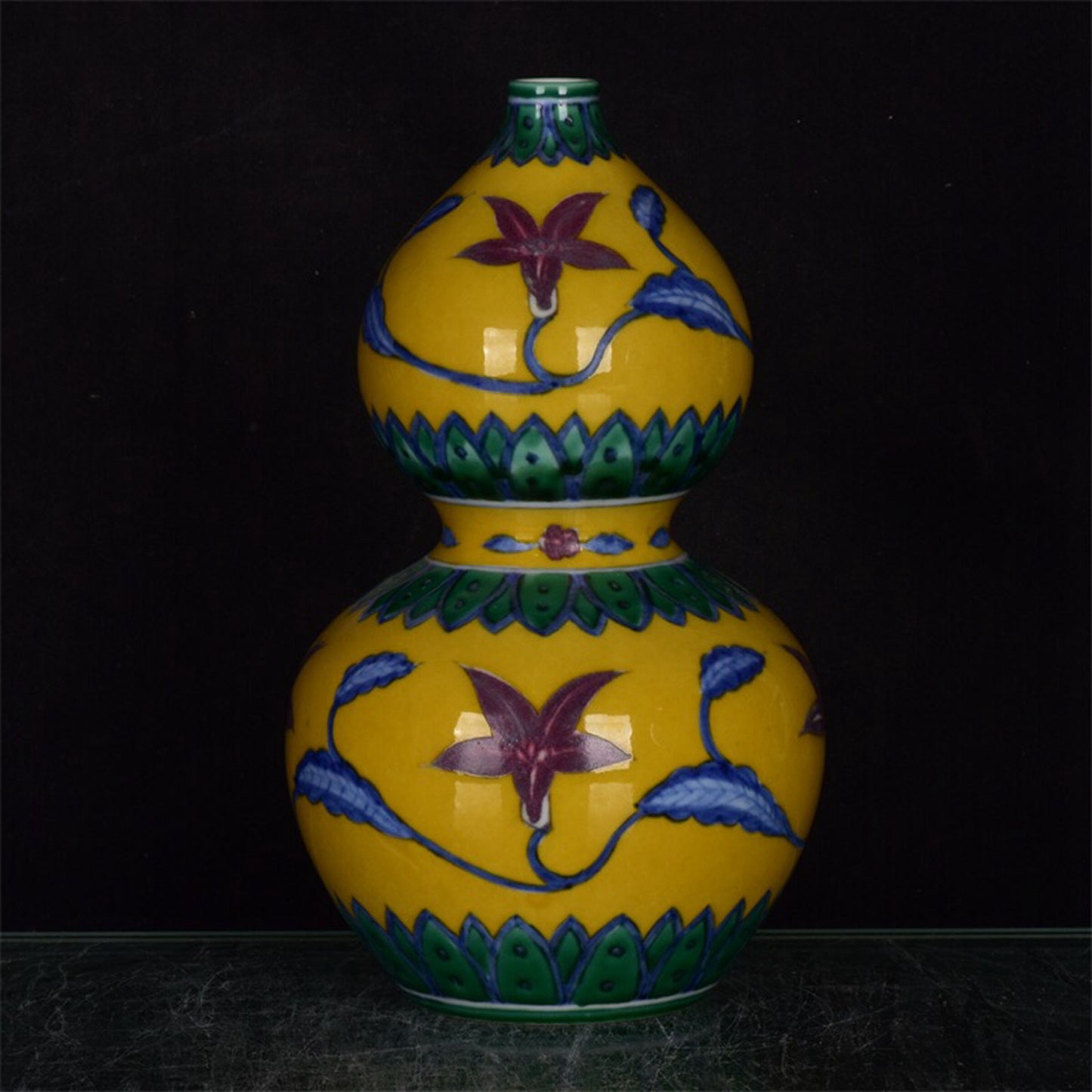 Chinese antique yellow glazed doucai morning glory flower patterned gourd bottle