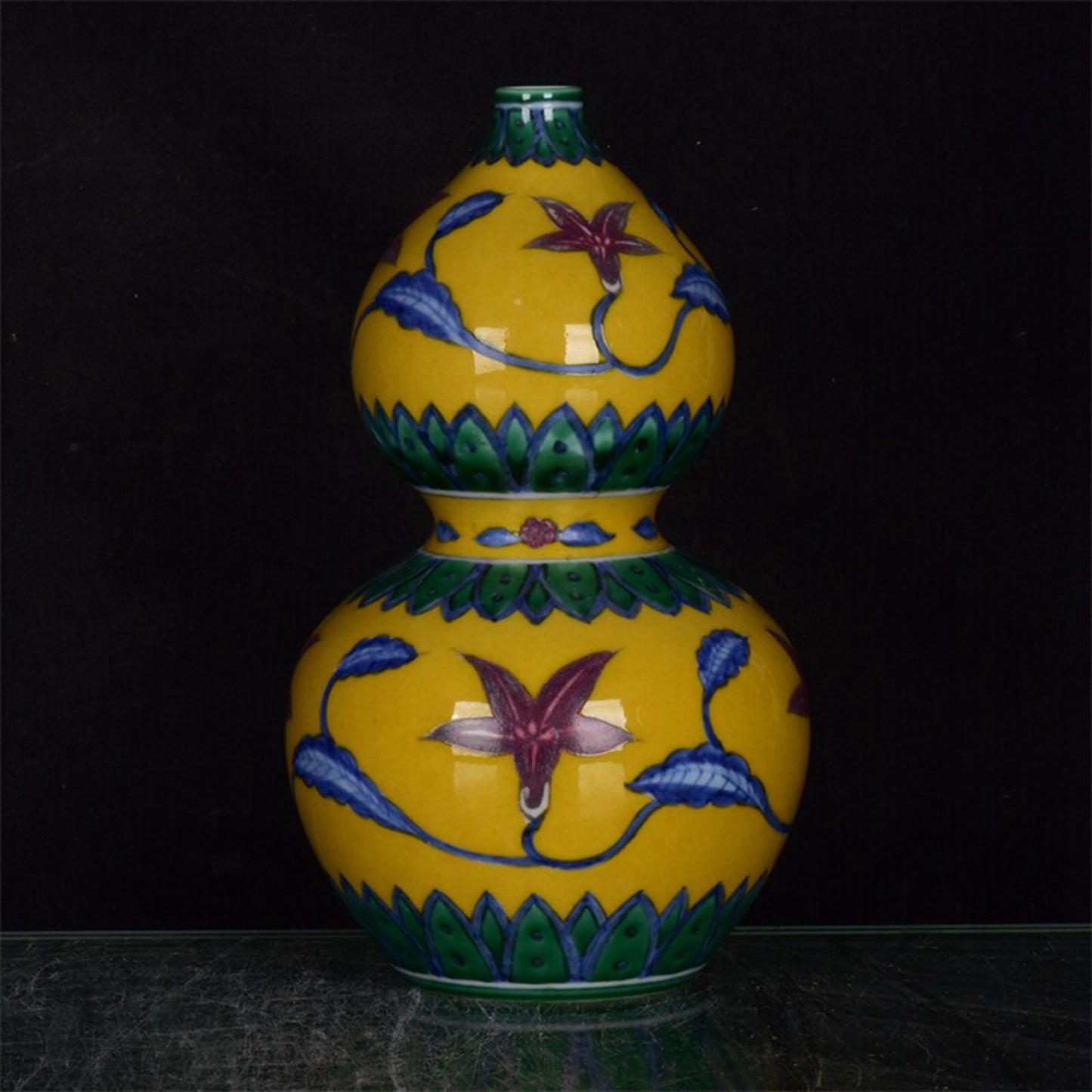 Chinese antique yellow glazed doucai morning glory flower patterned gourd bottle