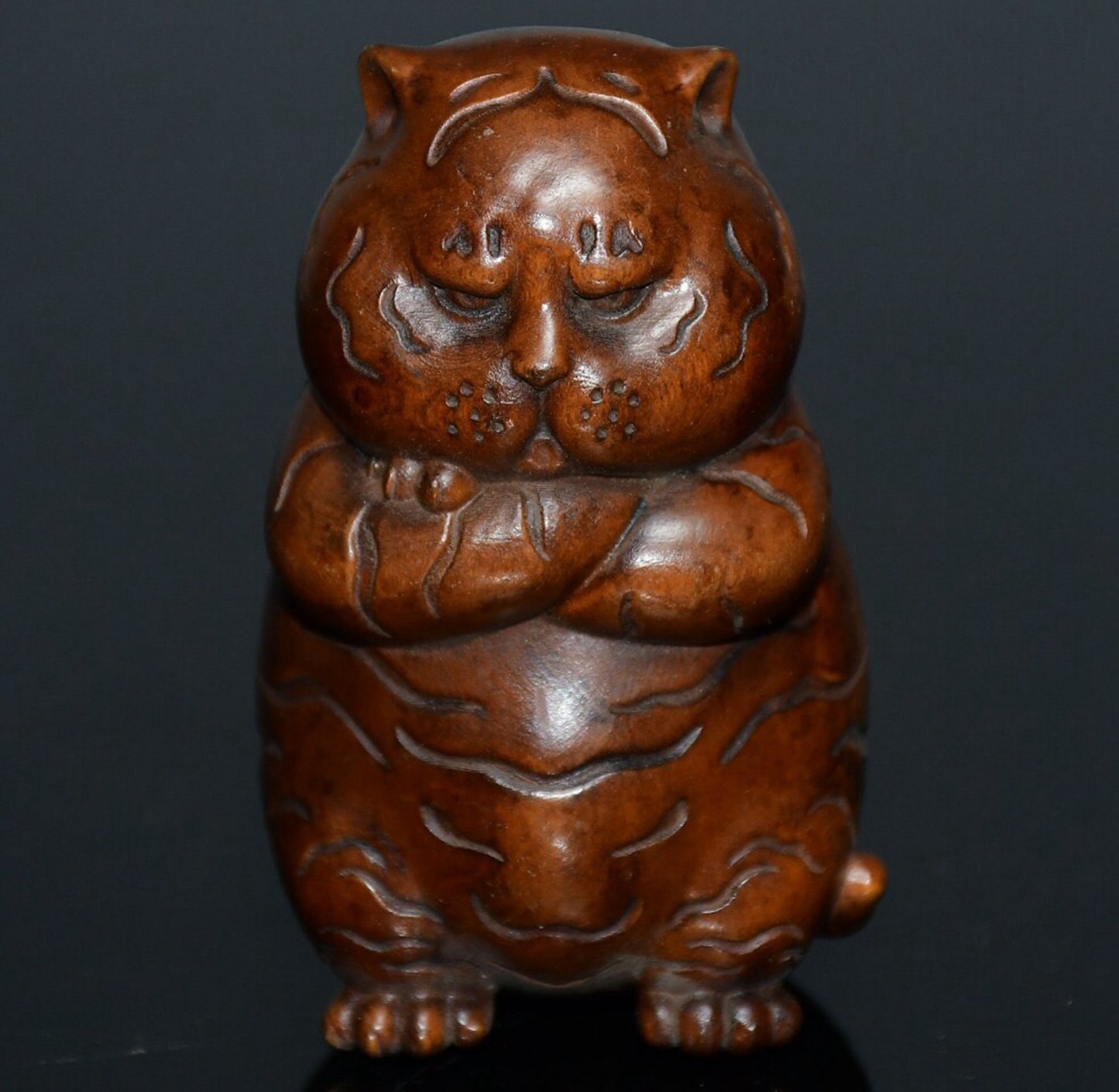 Chinese antique small leaf boxwood Kate cat handle piece