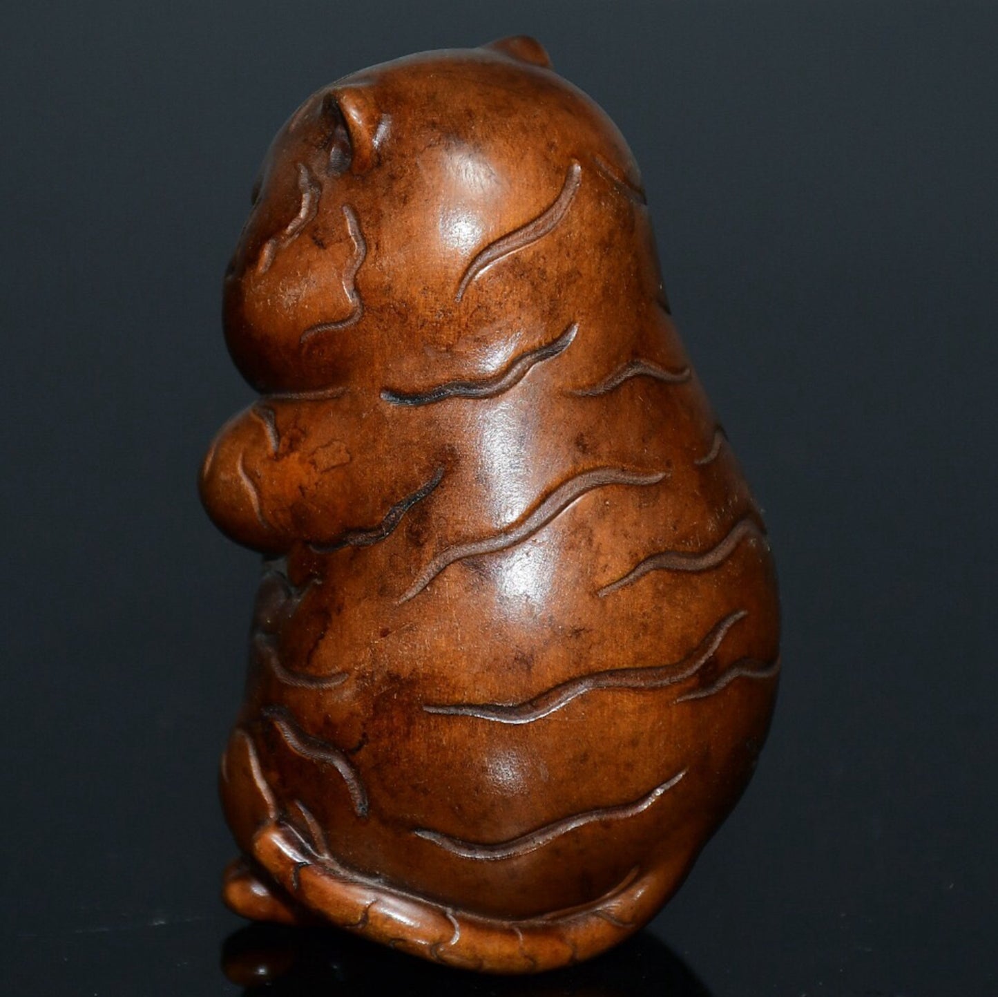 Chinese antique small leaf boxwood Kate cat handle piece