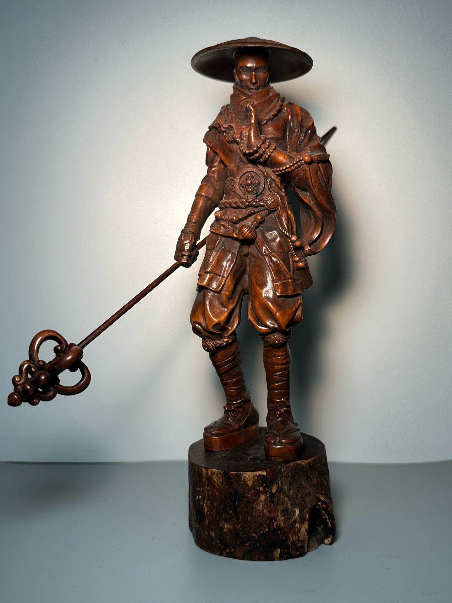 Chinese antique boxwood carving with exquisite craftsmanship to carve character statues