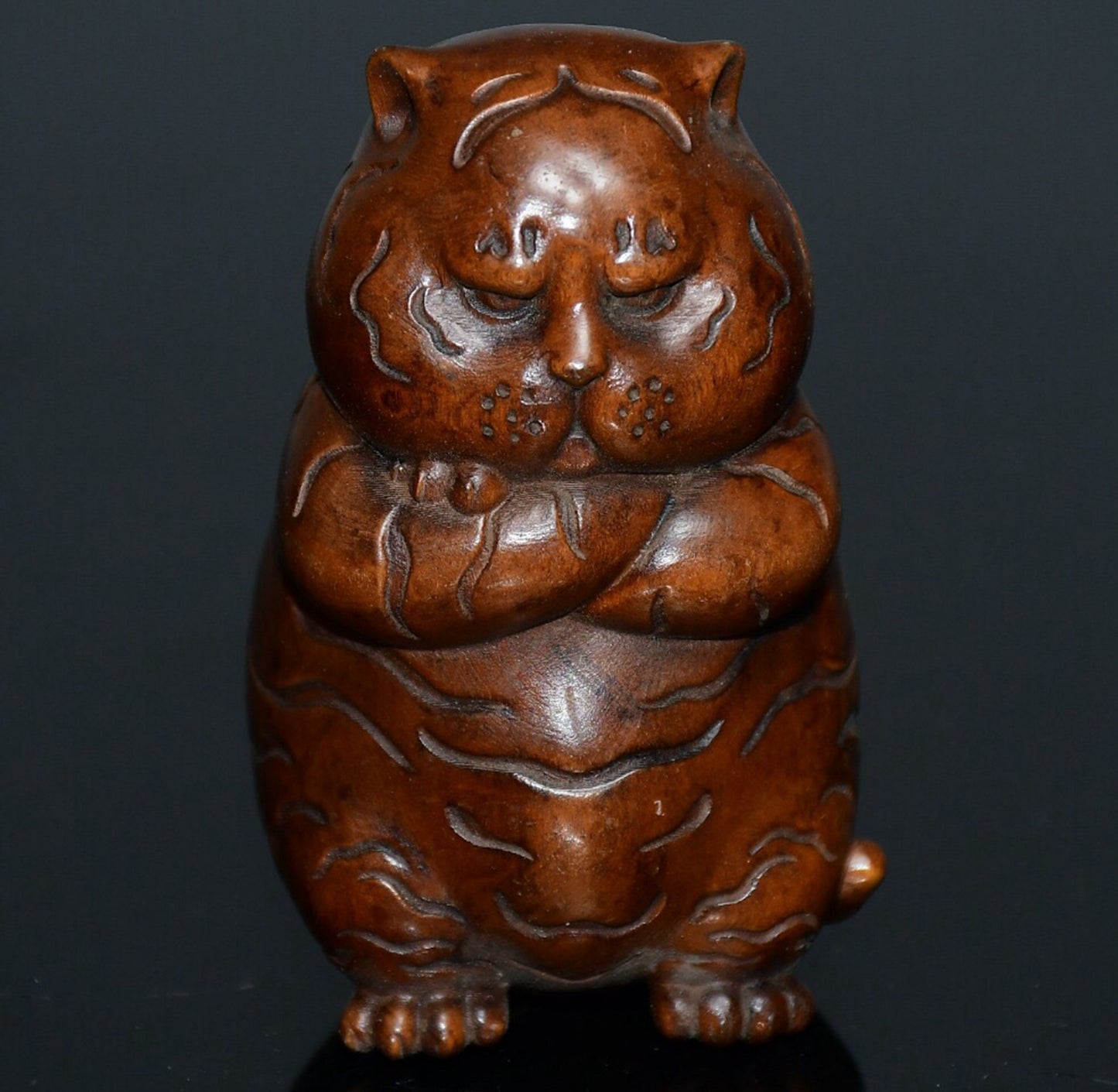 Chinese antique small leaf boxwood Kate cat handle piece