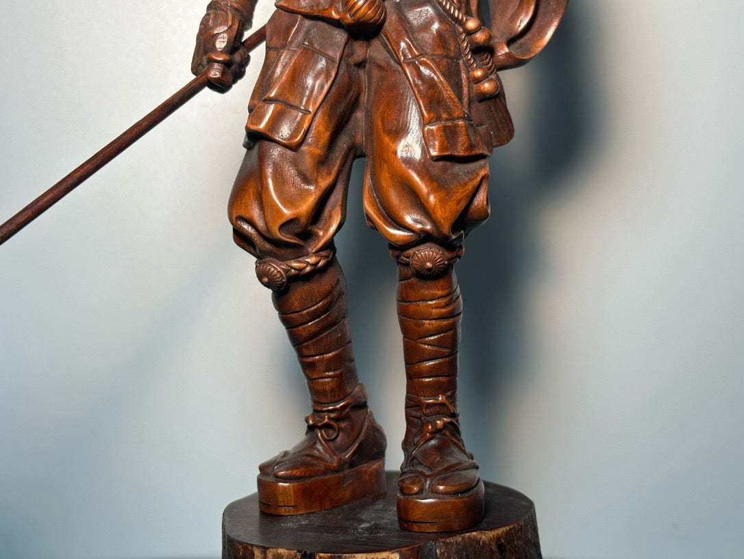 Chinese antique boxwood carving with exquisite craftsmanship to carve character statues