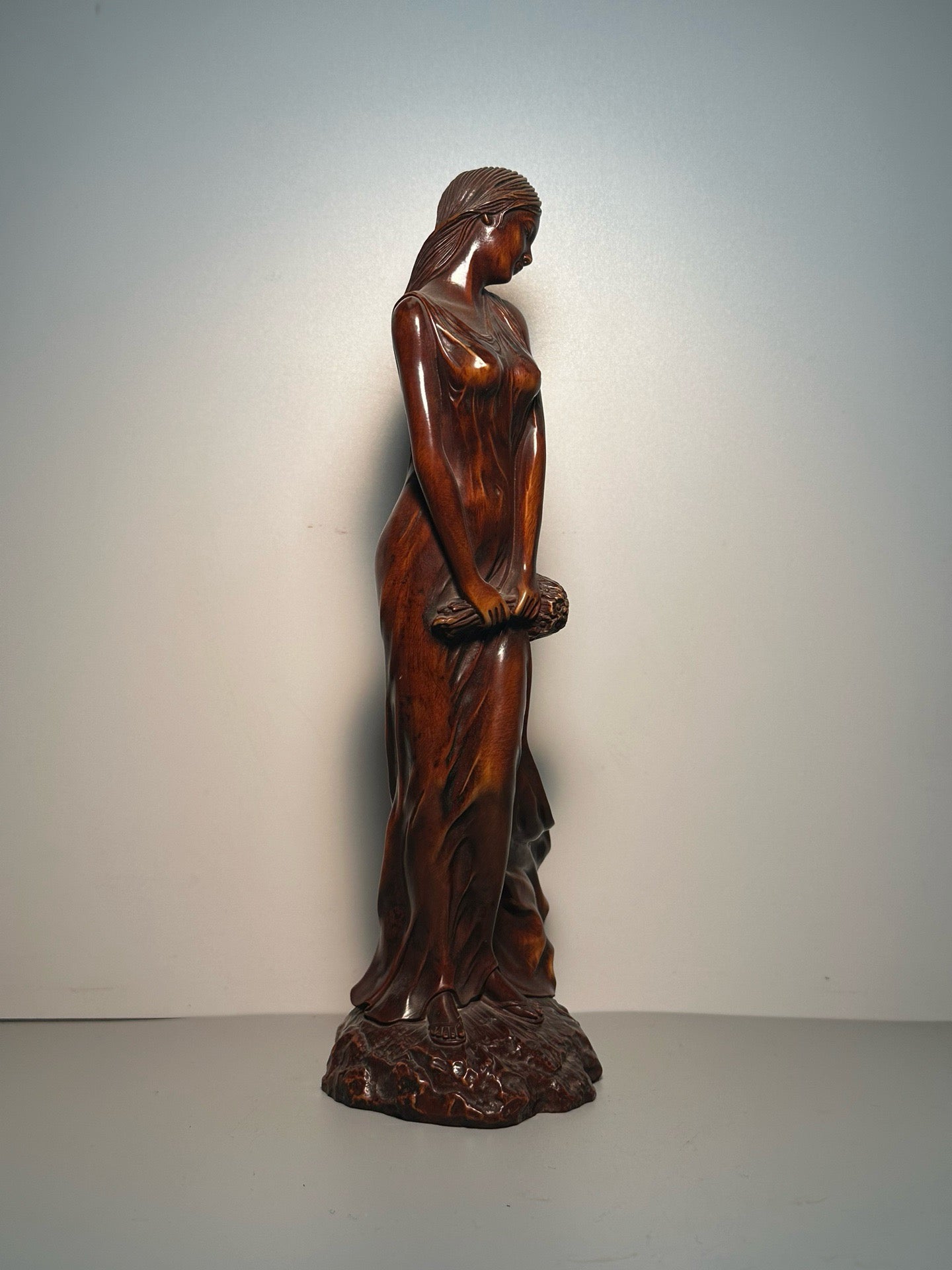 Chinese antique boxwood carving with exquisite craftsmanship to carve character statues