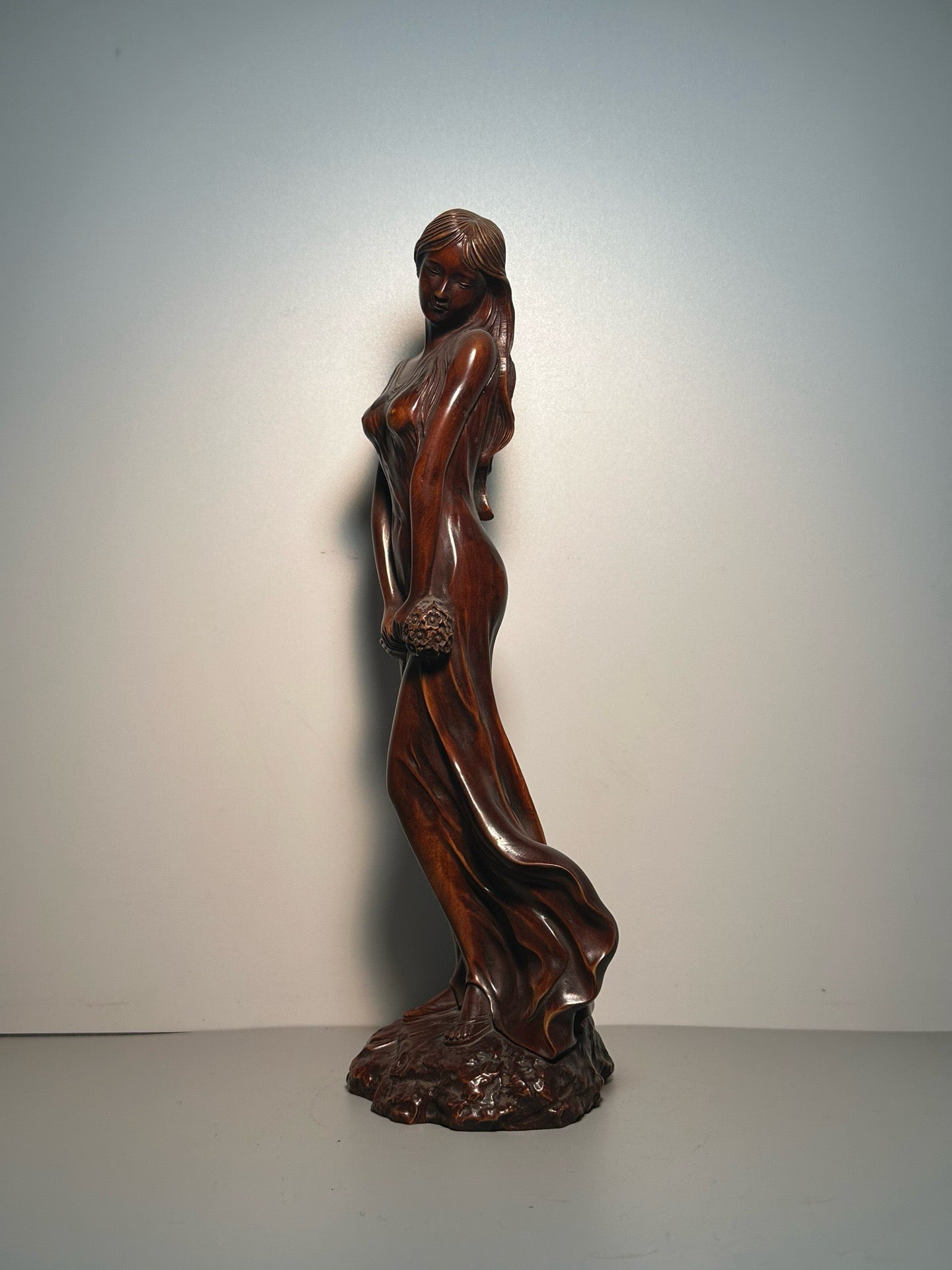 Chinese antique boxwood carving with exquisite craftsmanship to carve character statues