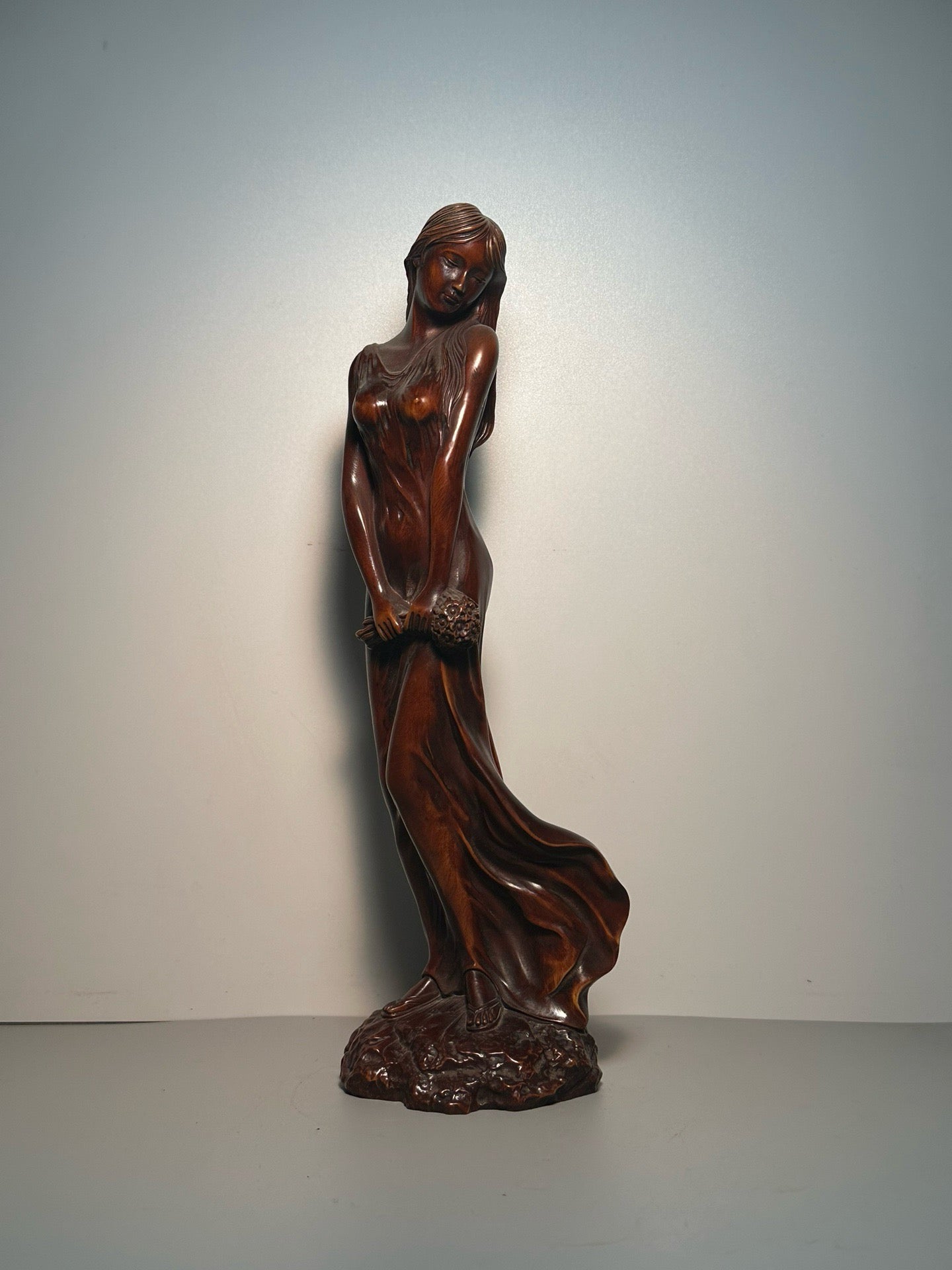 Chinese antique boxwood carving with exquisite craftsmanship to carve character statues