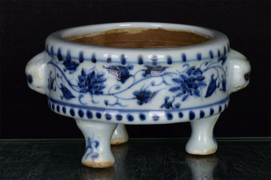 Chinese antique blue and white entwined floral pattern three legged incense burner