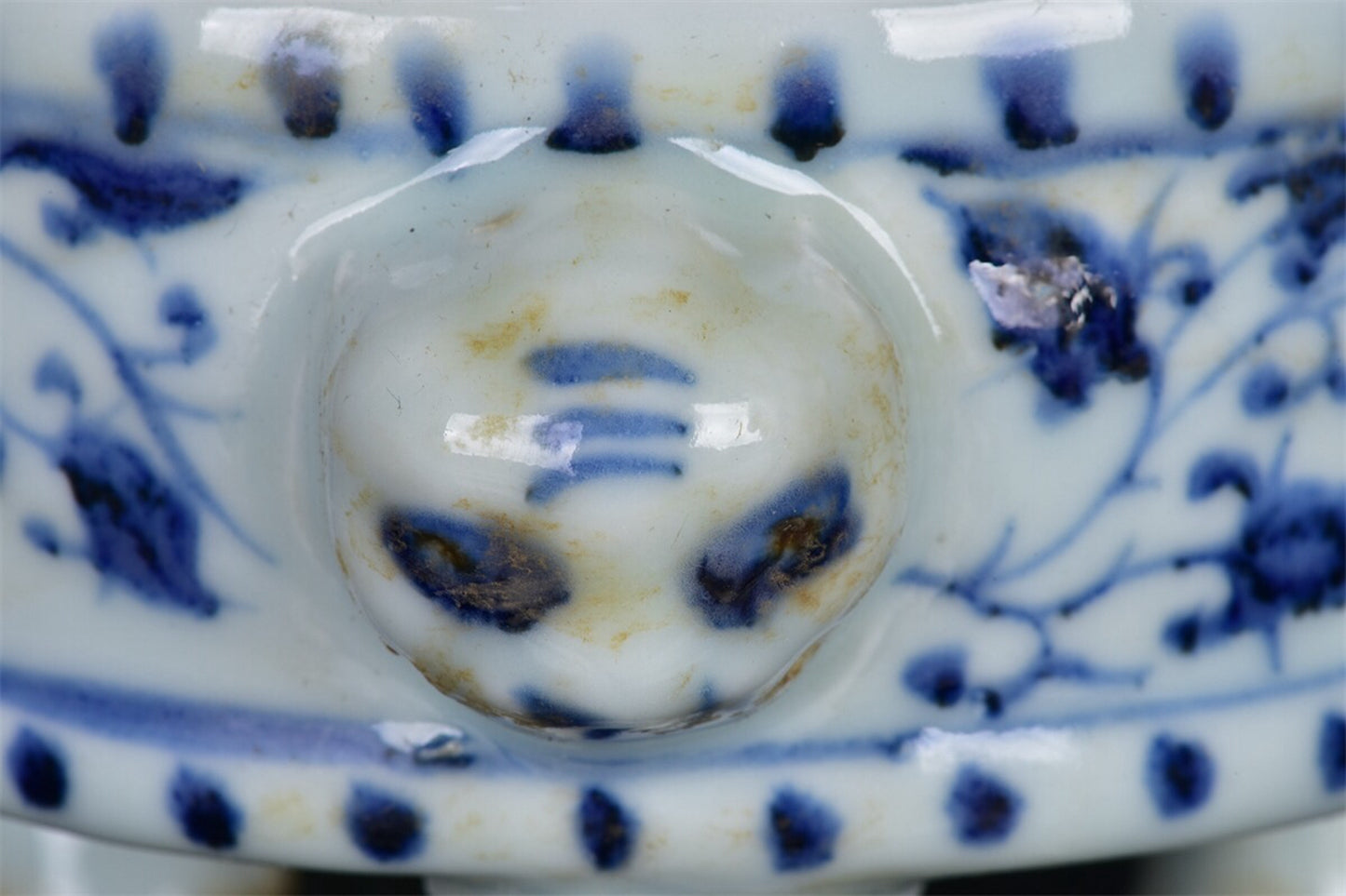 Chinese antique blue and white entwined floral pattern three legged incense burner